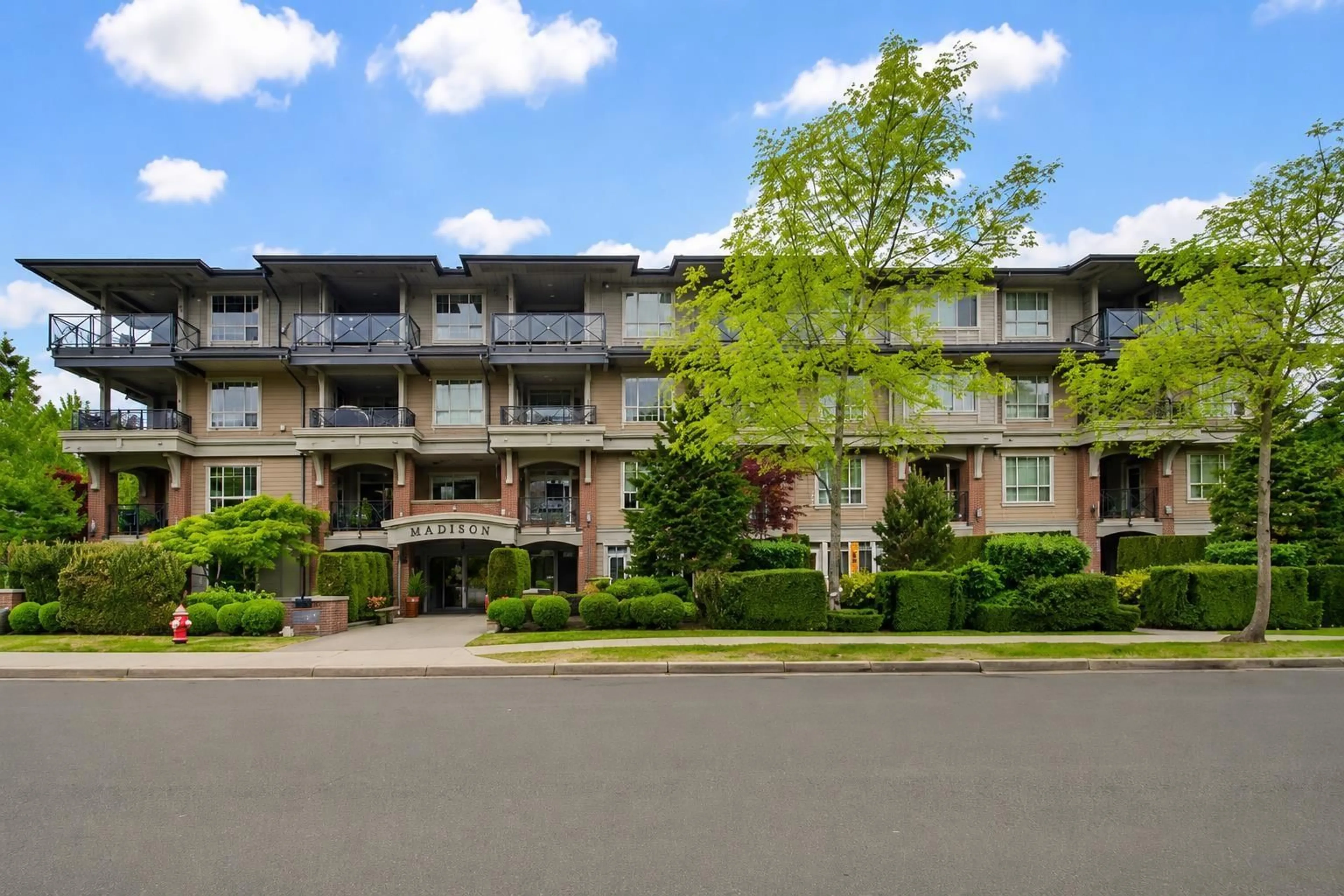 Patio, unknown for 204 - 15357 17A AVENUE, Surrey British Columbia V4A1V4