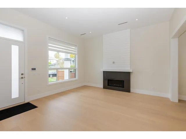15672 82A AVENUE, Surrey 2