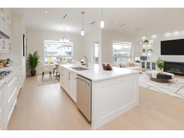 15672 82A AVENUE, Surrey 5