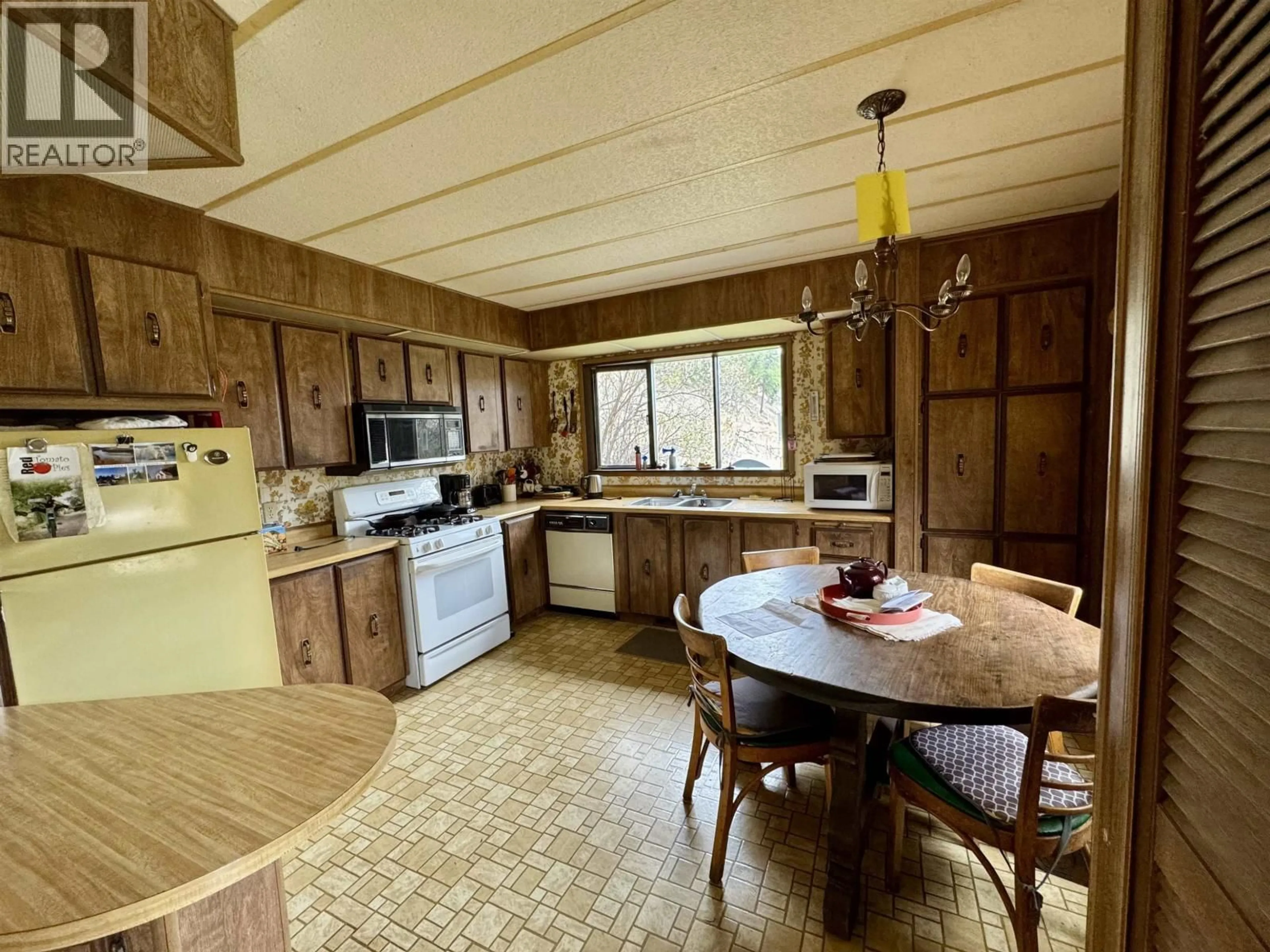 Standard kitchen, unknown for 6669 SODA CREEK-MACALISTER ROAD, McLeese Lake British Columbia V0L1P0