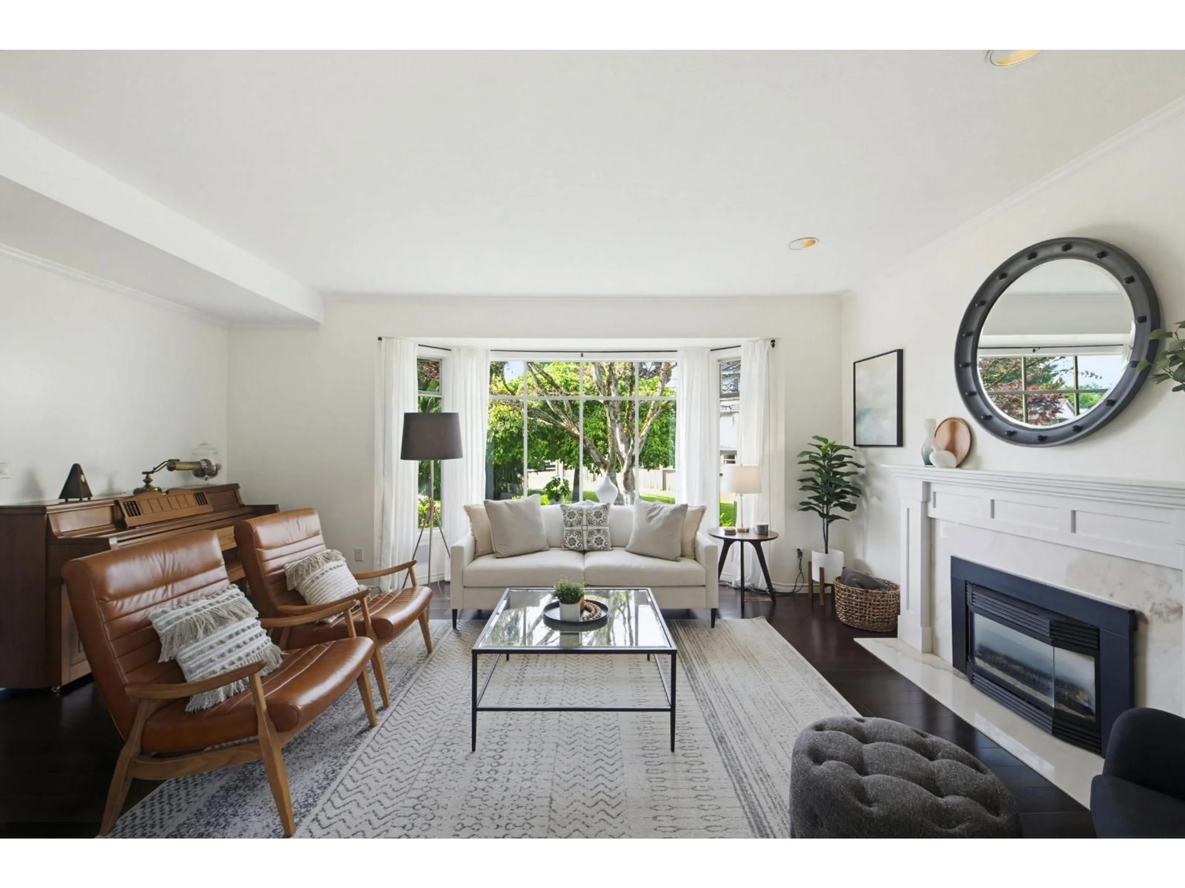 Living room with furniture, unknown for 2322 HAMPSHIRE PLACE, Abbotsford British Columbia V2S6N4