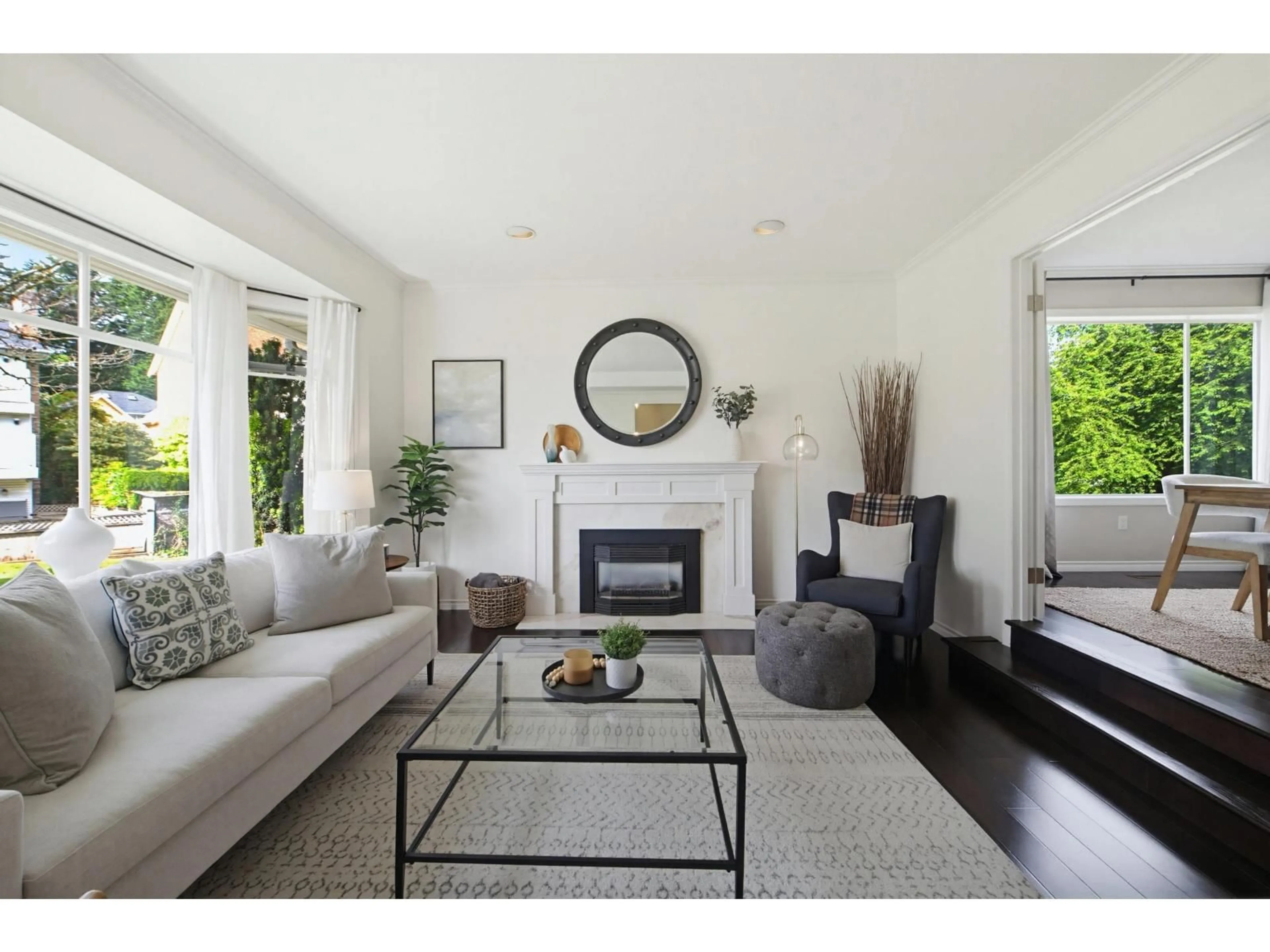 Living room with furniture, unknown for 2322 HAMPSHIRE PLACE, Abbotsford British Columbia V2S6N4