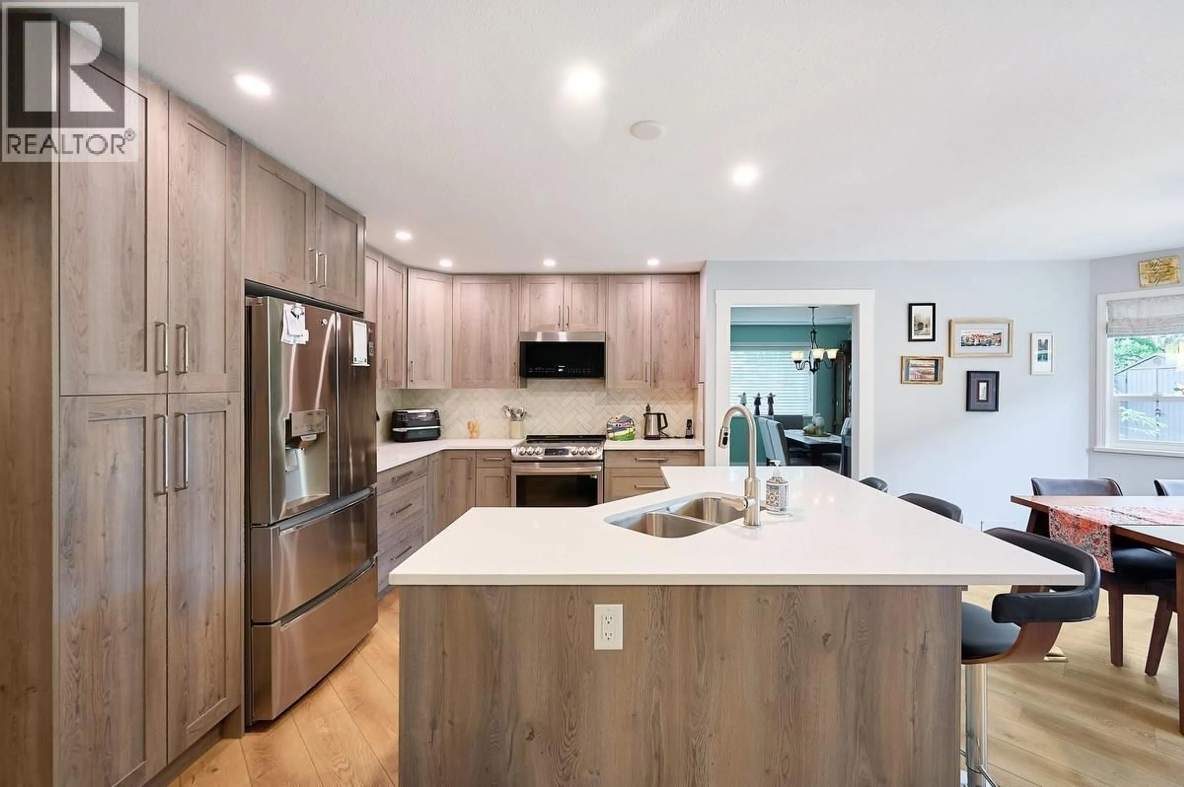 Contemporary kitchen, unknown for 4443 DAWN PLACE, Delta British Columbia V4K4S9