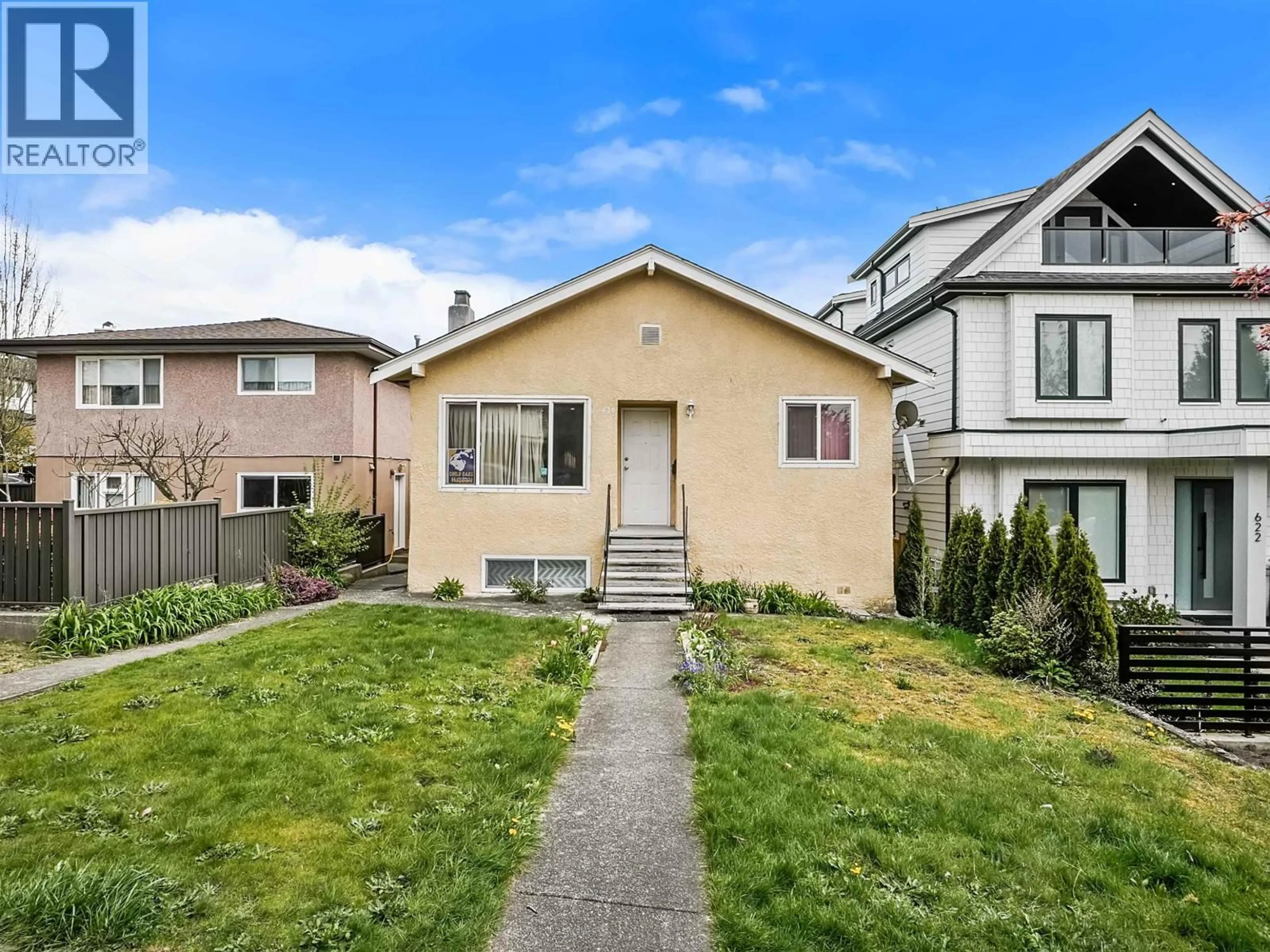 Home with vinyl exterior material, street for 620 SLOCAN STREET, Vancouver British Columbia V5K3X7