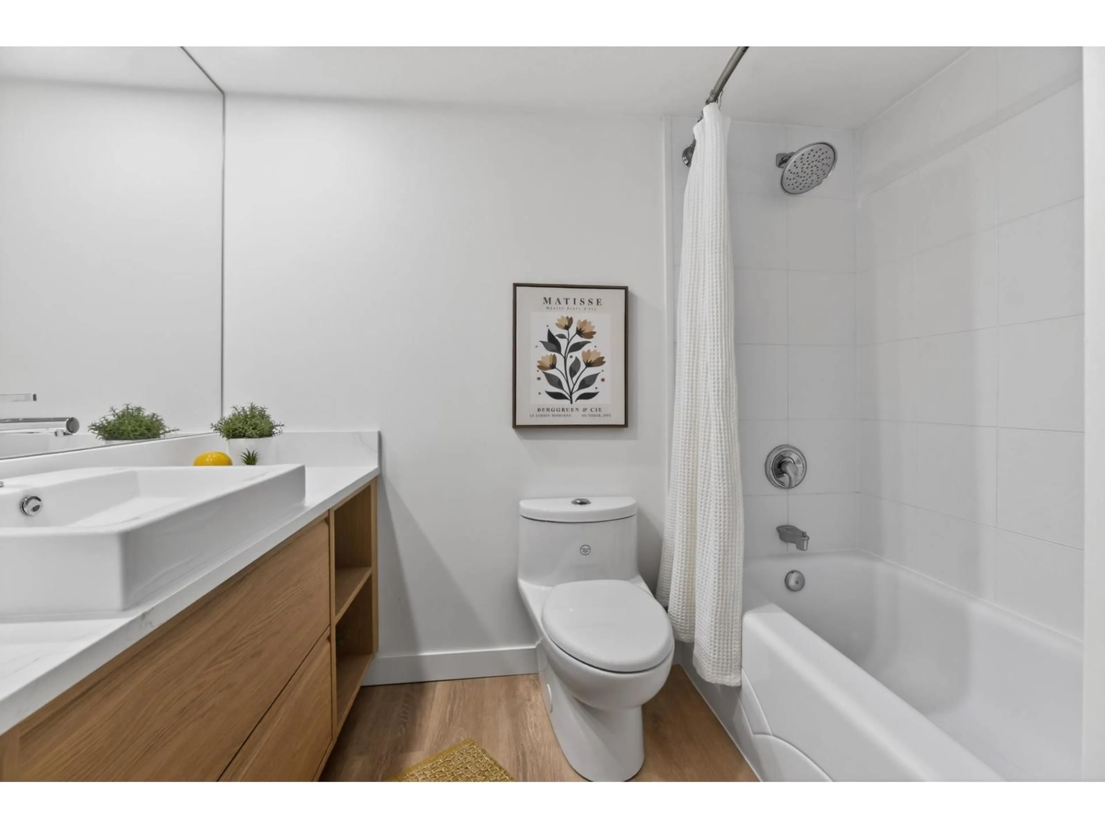 Standard bathroom, unknown for 307 - 1460 MARTIN STREET, White Rock British Columbia V4B3W7