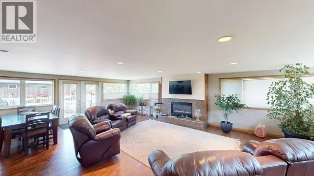 6264 FOREST LAWN FRONTAGE ROAD, Fort St. John 5