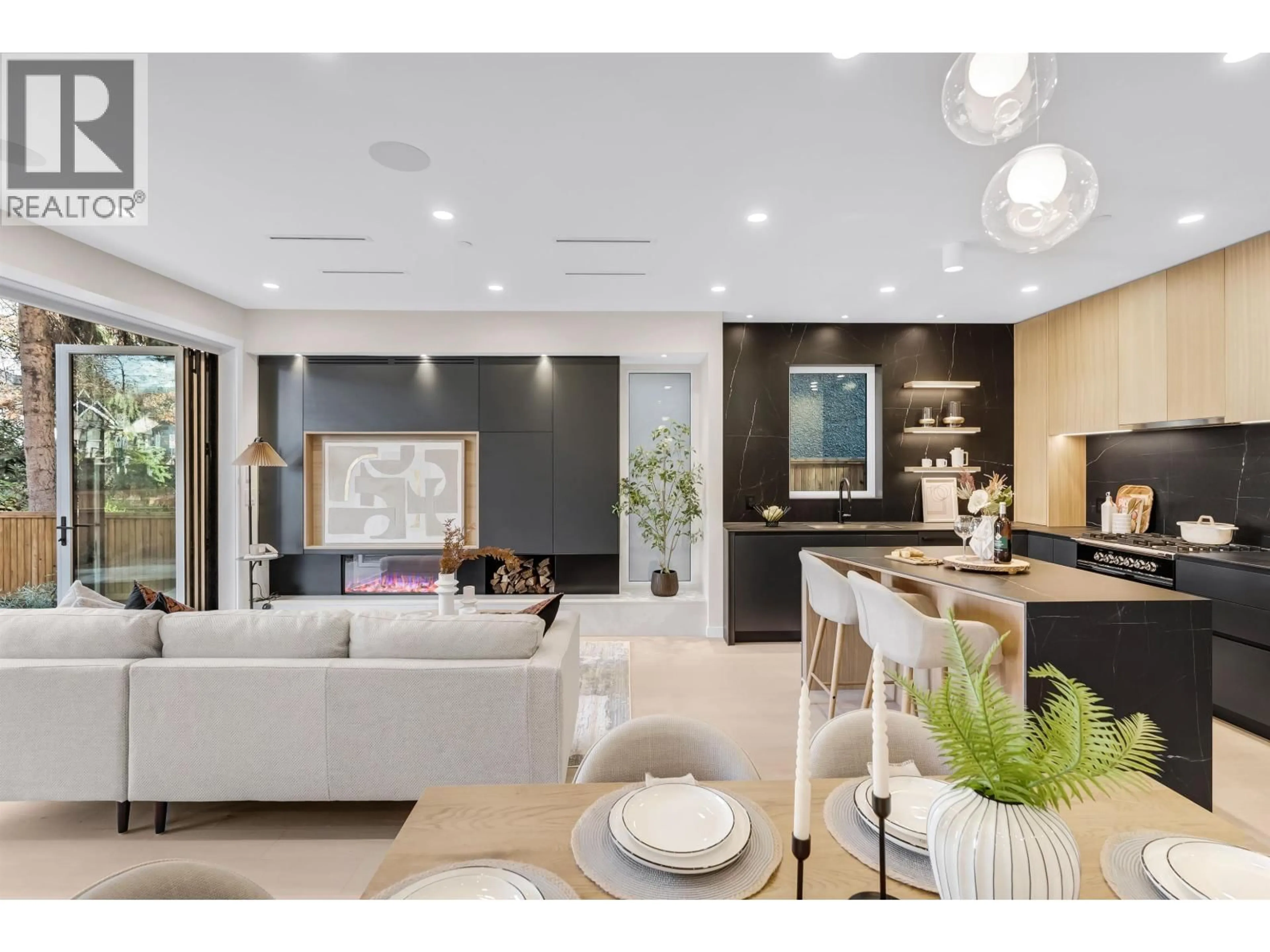 Living room with furniture, unknown for 2 - 2764 14TH AVENUE, Vancouver British Columbia V6K2X2