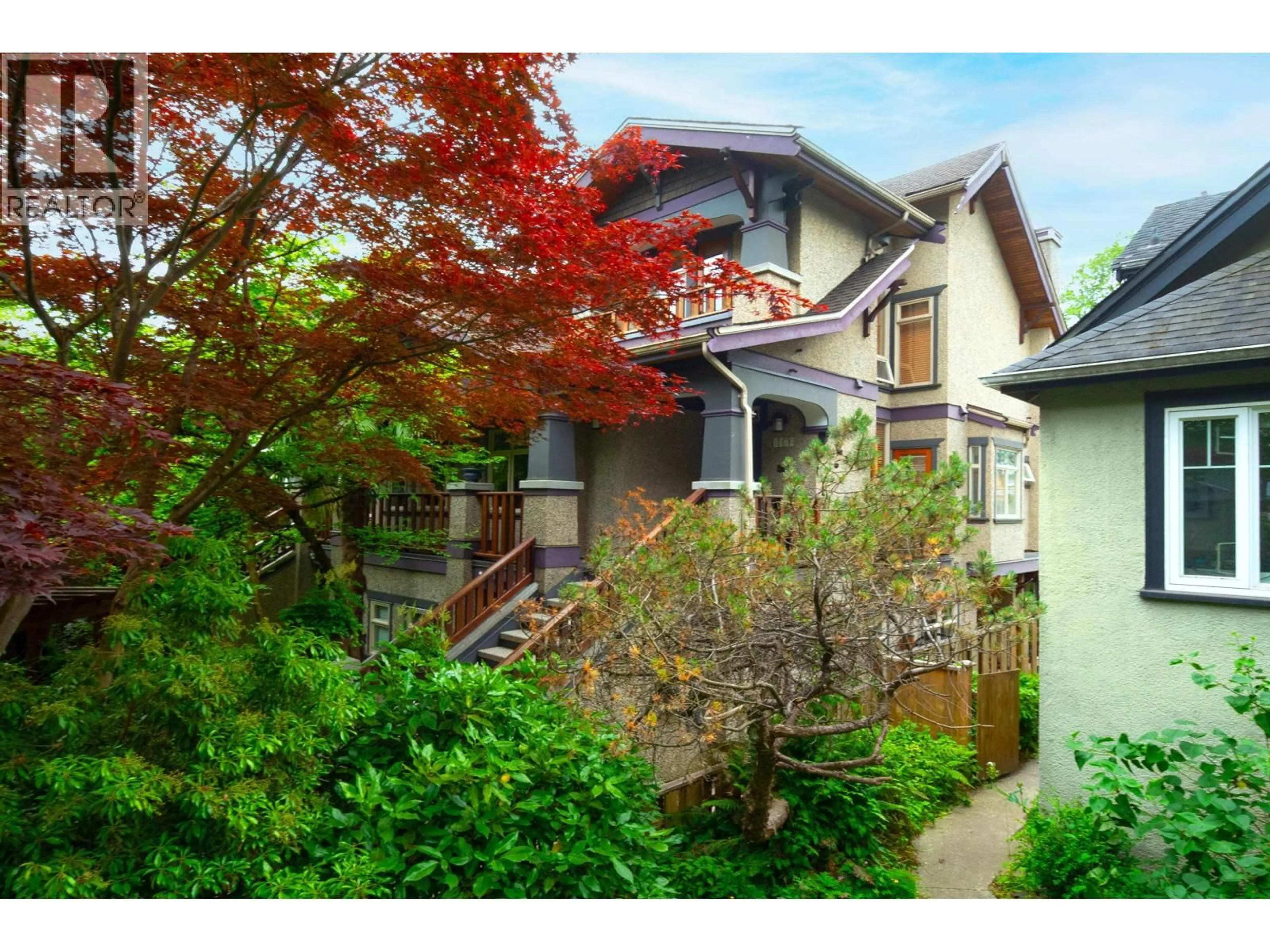A pic from outside/outdoor area/front of a property/back of a property/a pic from drone, street for 1978 12TH AVENUE, Vancouver British Columbia V6J2E9