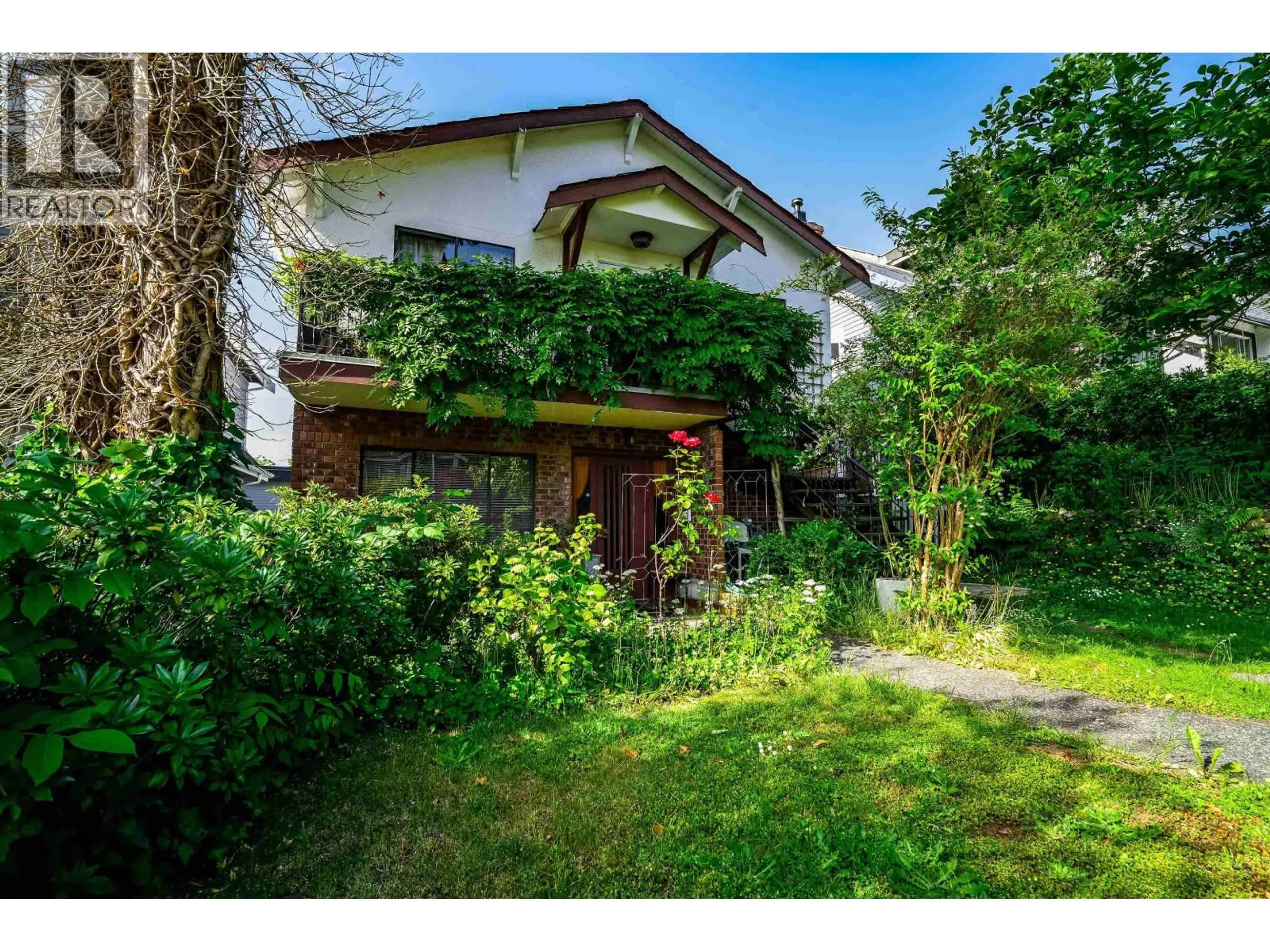 Unknown for 3439 DUNDAS STREET, Vancouver British Columbia V5K1R9