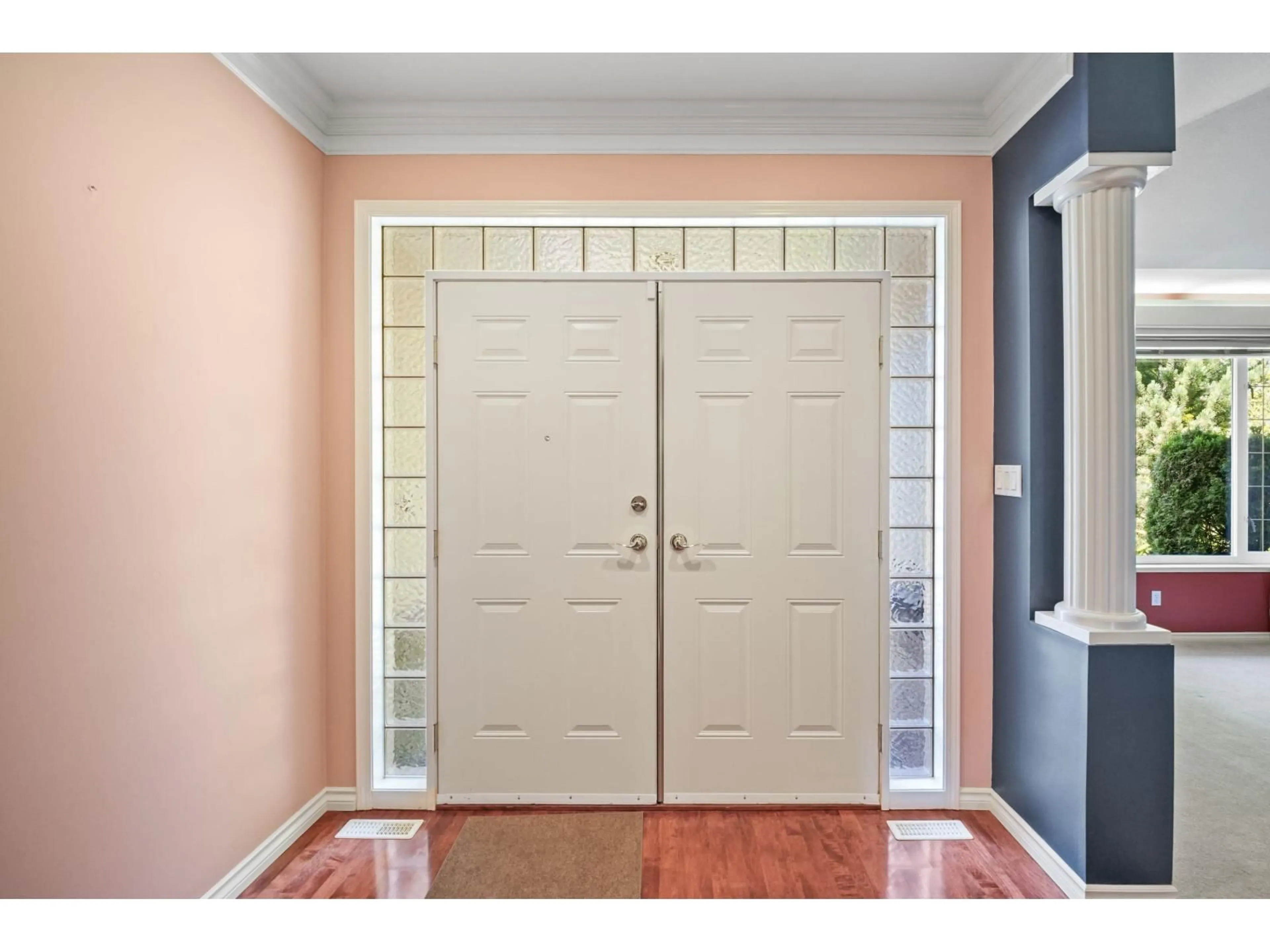 Indoor entryway for 21106 44A AVENUE, Langley British Columbia V3A8P9