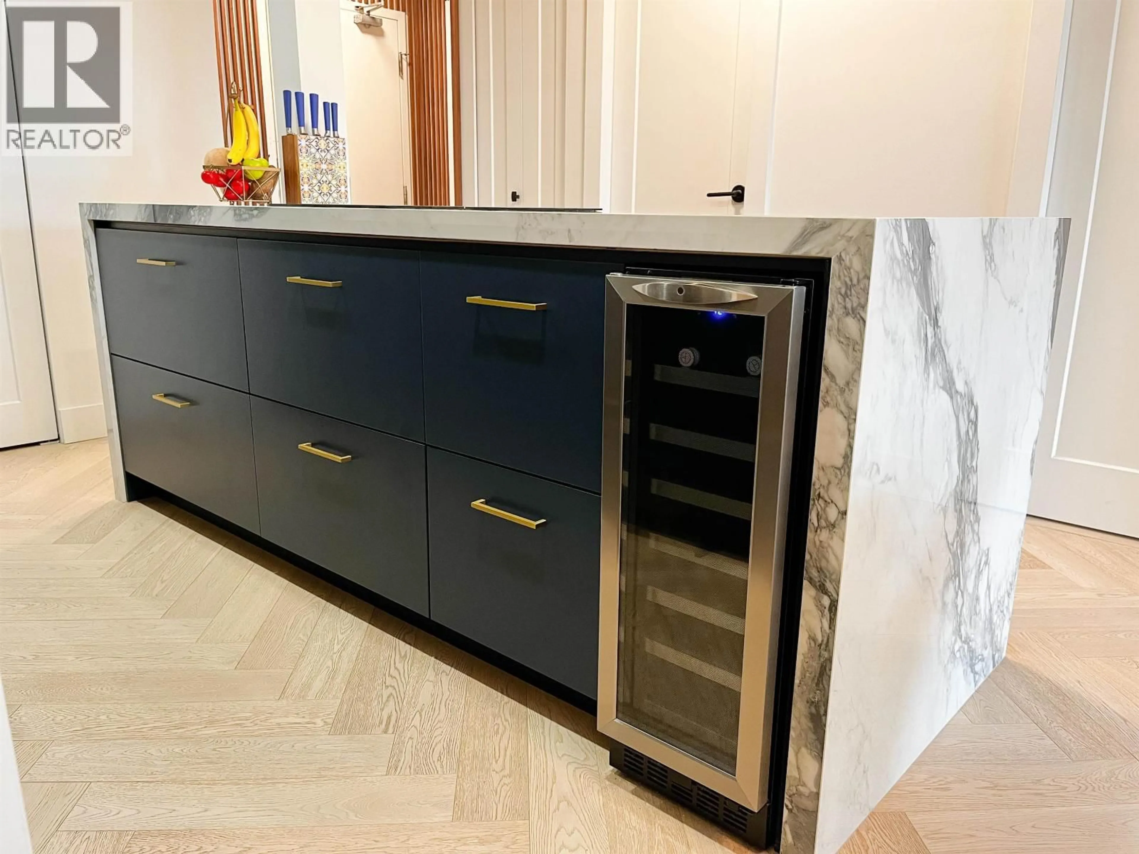 Contemporary kitchen, unknown for B307 - 1331 HOMER STREET, Vancouver British Columbia V6B5M5