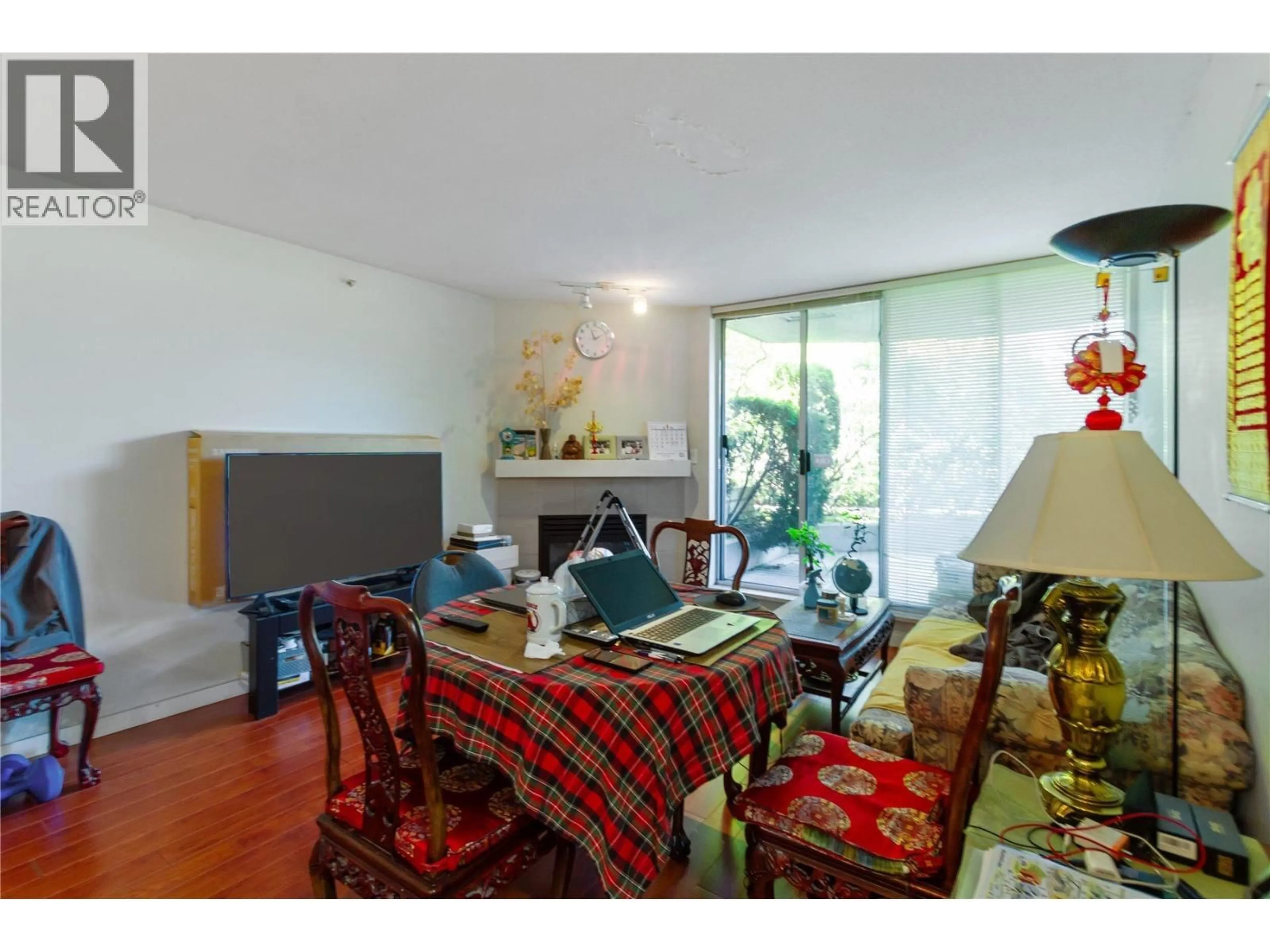 Living room with furniture, wood/laminate floor for 226 - 8480 GRANVILLE AVENUE, Richmond British Columbia V6Y4E8