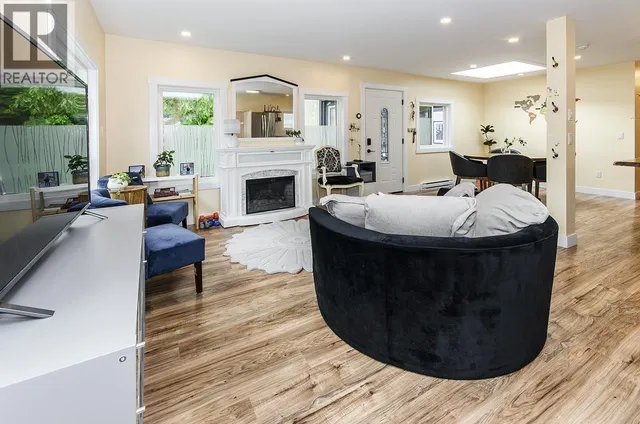 401 RAINDANCE CRESCENT, West Vancouver 2
