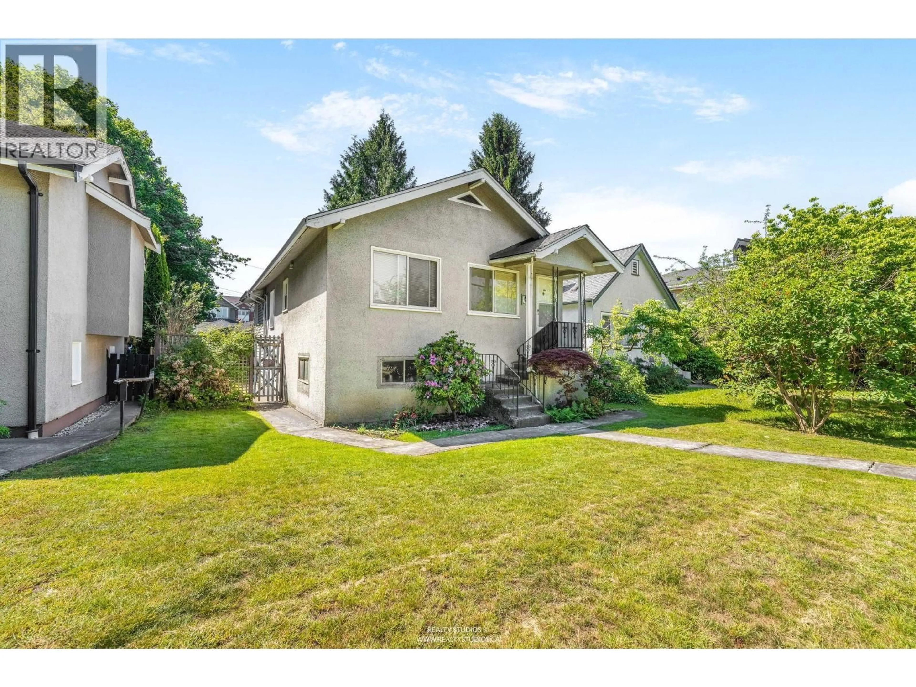 Home with vinyl exterior material, street for 20 KING EDWARD AVENUE, Vancouver British Columbia V5Y2H7