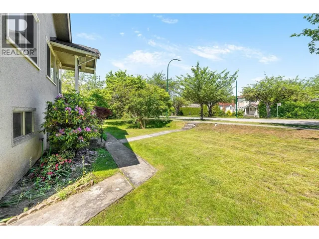 20 KING EDWARD AVENUE, Vancouver 3