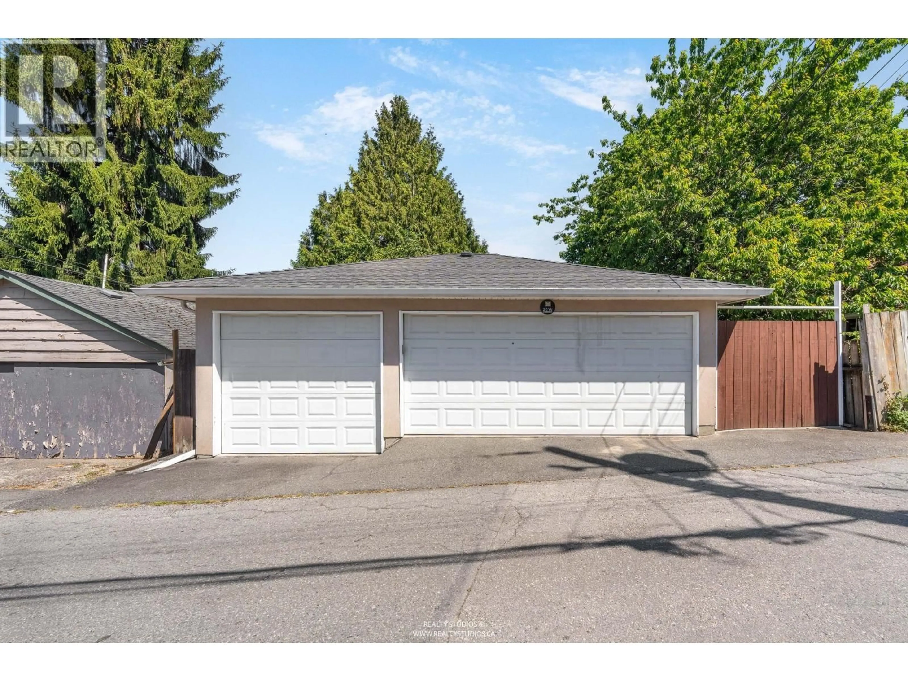 Indoor garage for 20 KING EDWARD AVENUE, Vancouver British Columbia V5Y2H7