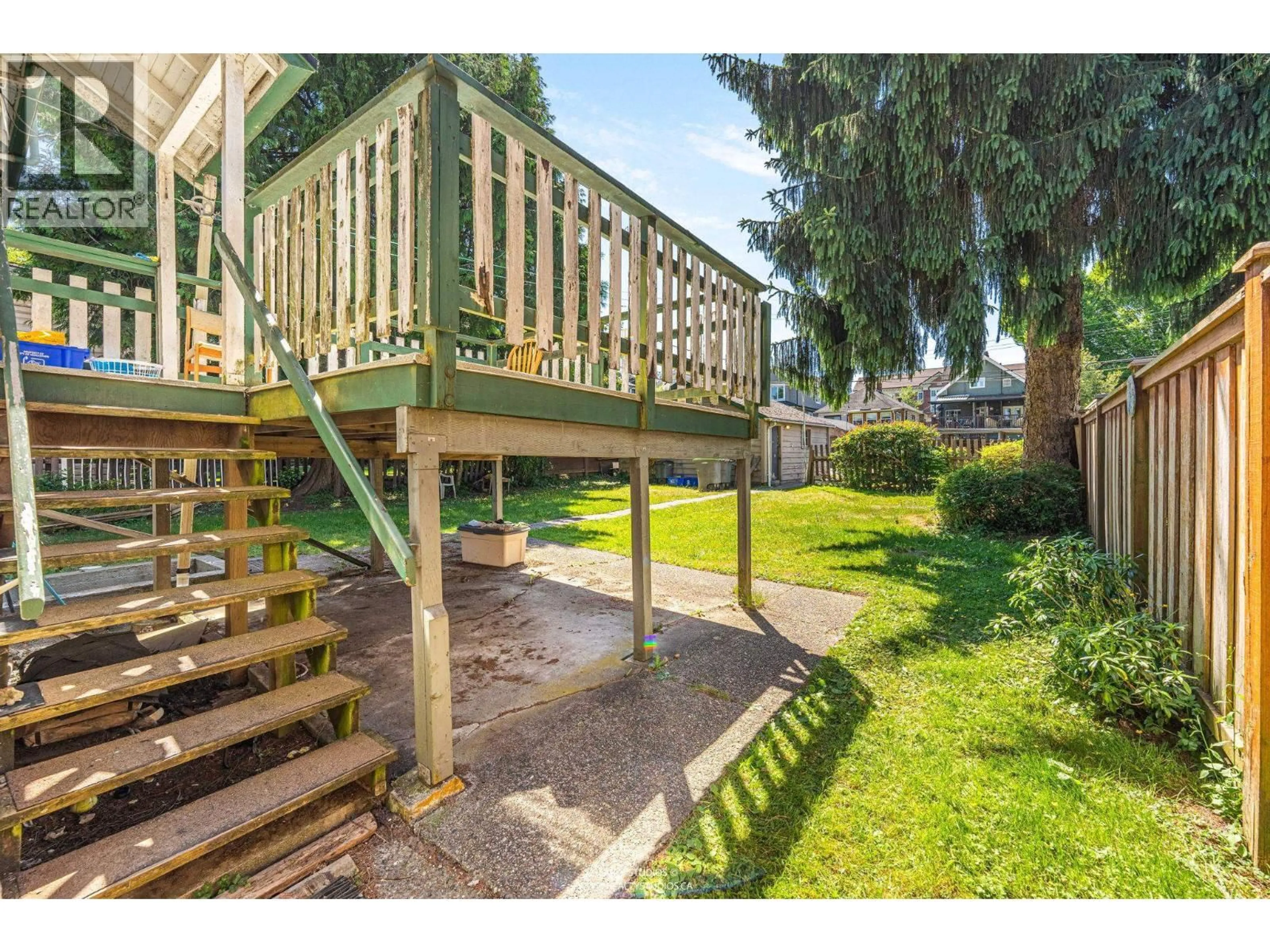 A pic from outside/outdoor area/front of a property/back of a property/a pic from drone, unknown for 28 KING EDWARD AVENUE, Vancouver British Columbia V5Y2H7