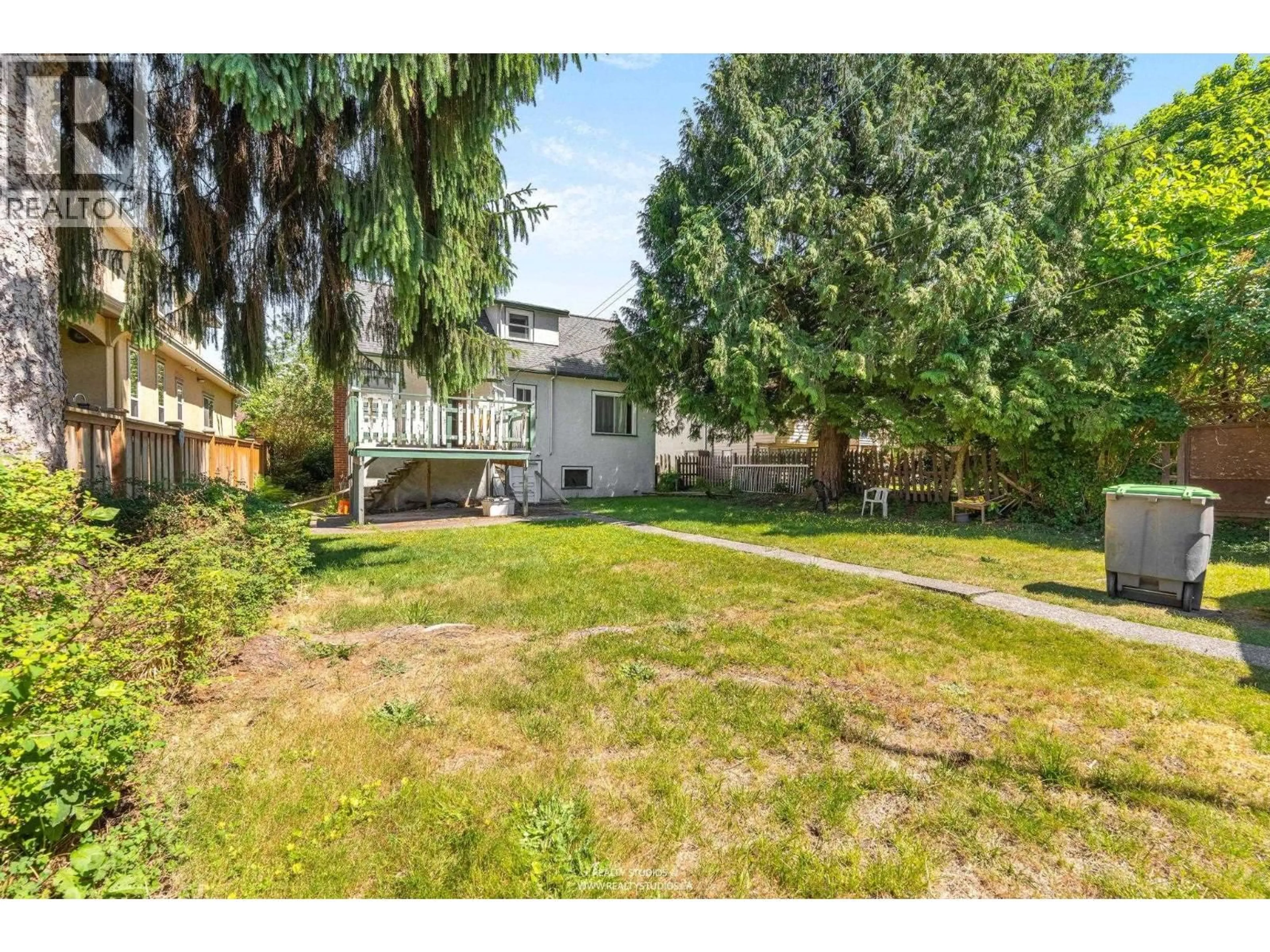 A pic from outside/outdoor area/front of a property/back of a property/a pic from drone, street for 28 KING EDWARD AVENUE, Vancouver British Columbia V5Y2H7