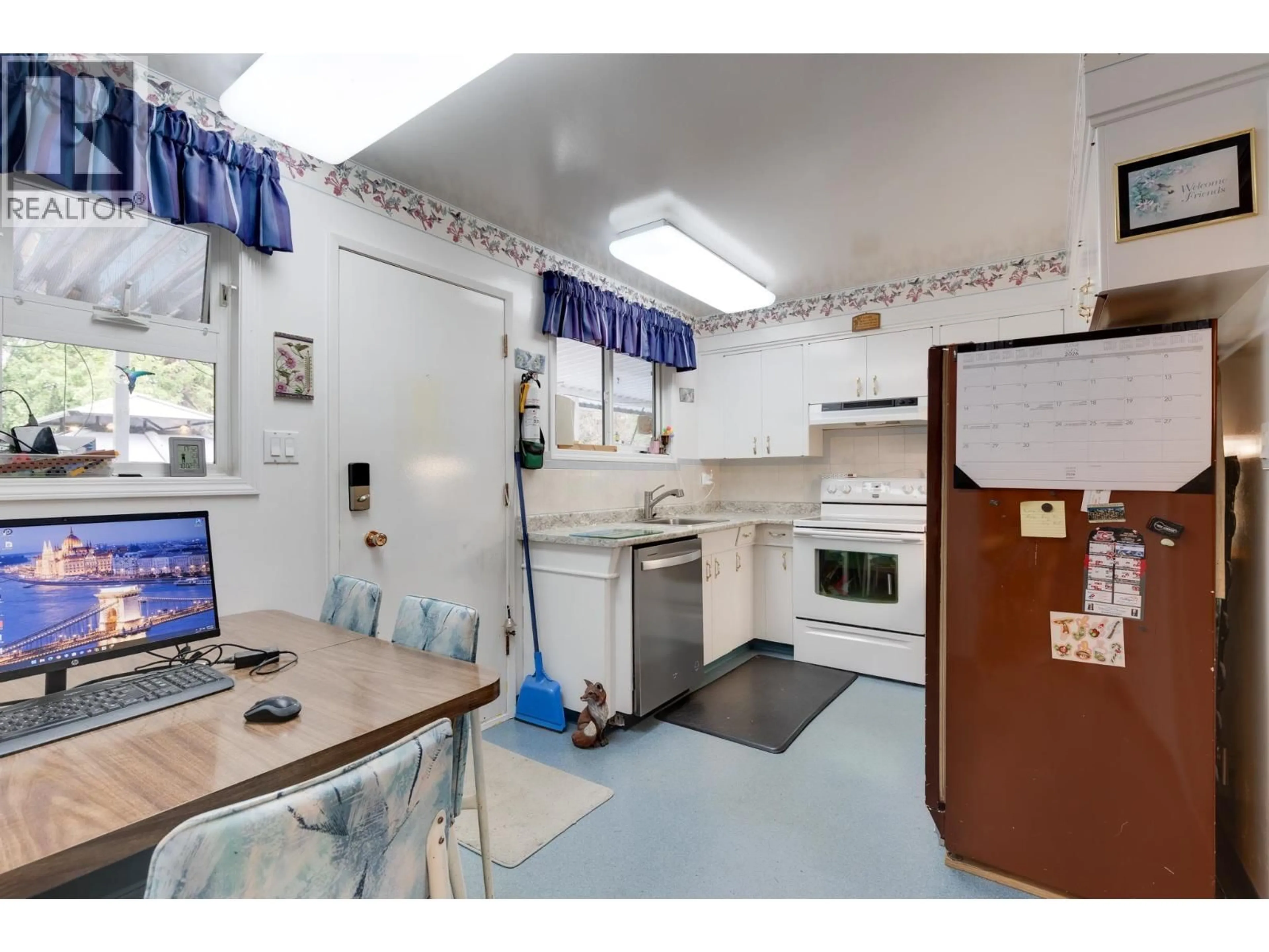 Standard kitchen, unknown for 132 MCKENZIE AVENUE, Prince George British Columbia V2L4N4