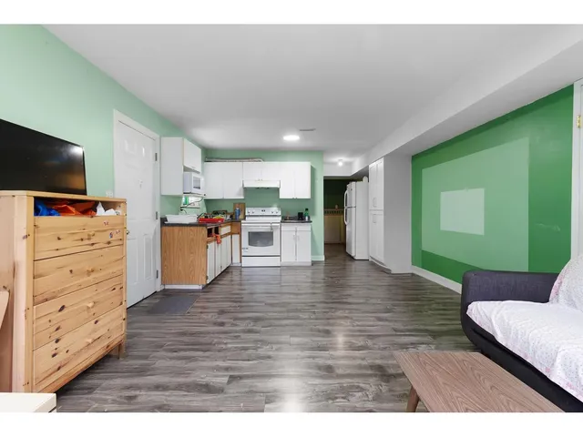 9011 KING GEORGE BOULEVARD, Surrey 2