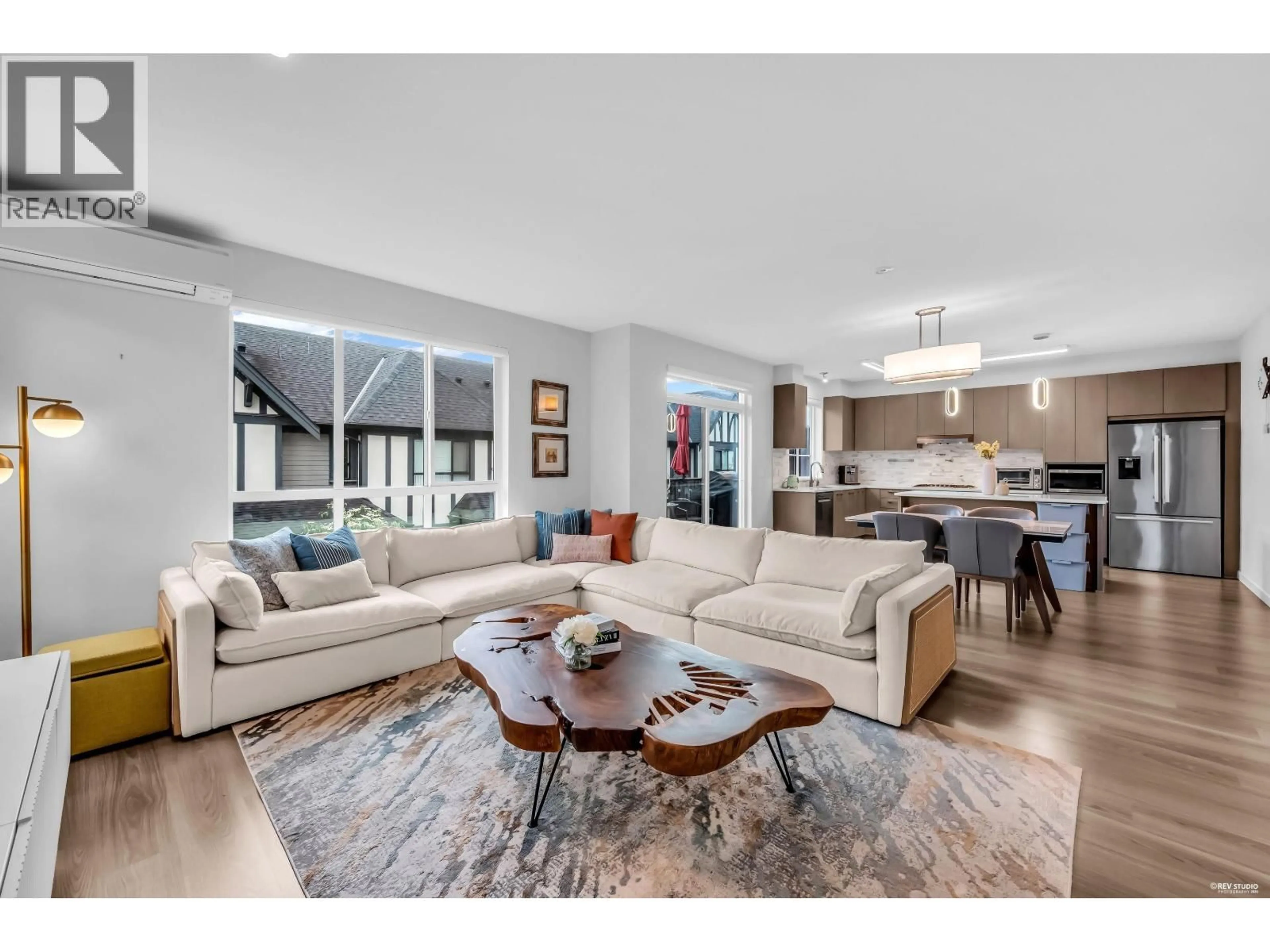 Living room with furniture, unknown for 56 - 3500 BURKE VILLAGE PROMENADE, Coquitlam British Columbia V3E0N2