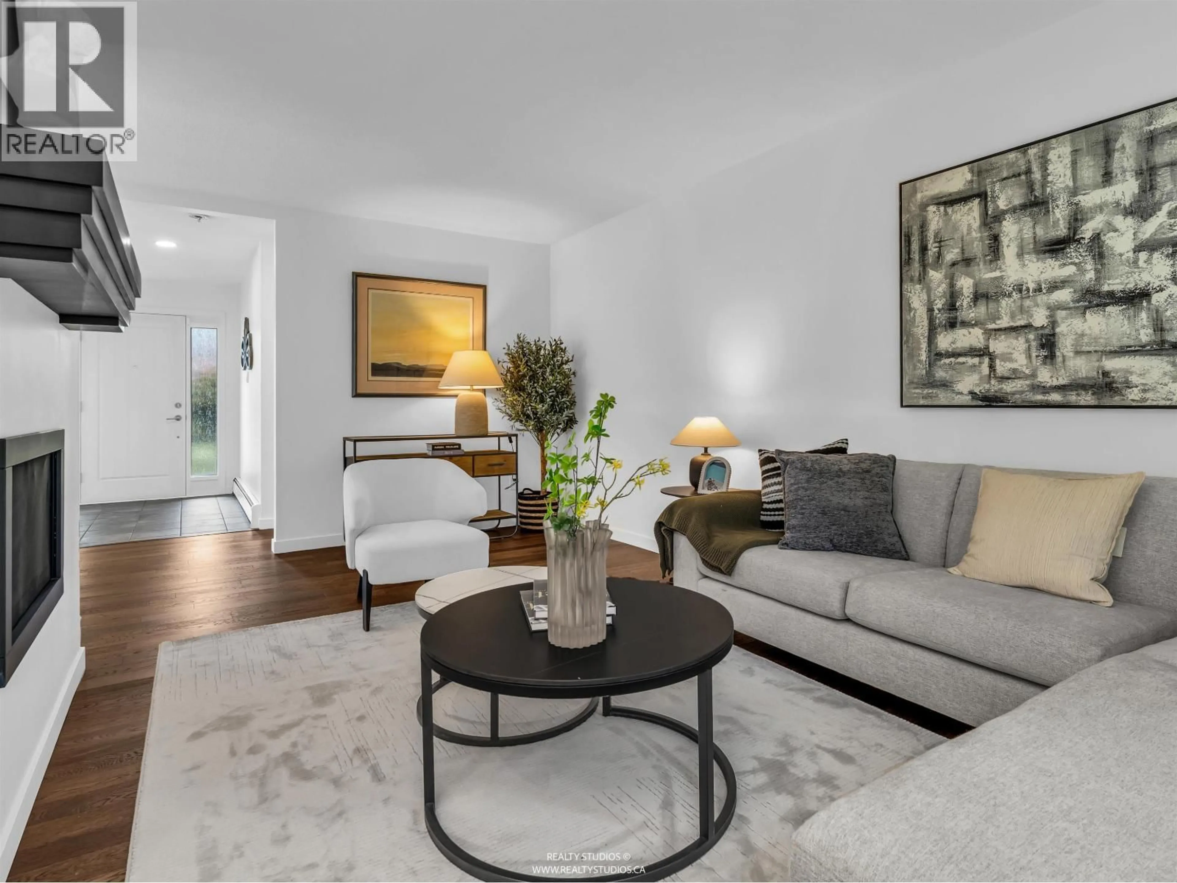 Living room with furniture, unknown for 4531 BONAVISTA DRIVE, Richmond British Columbia V7E5B2
