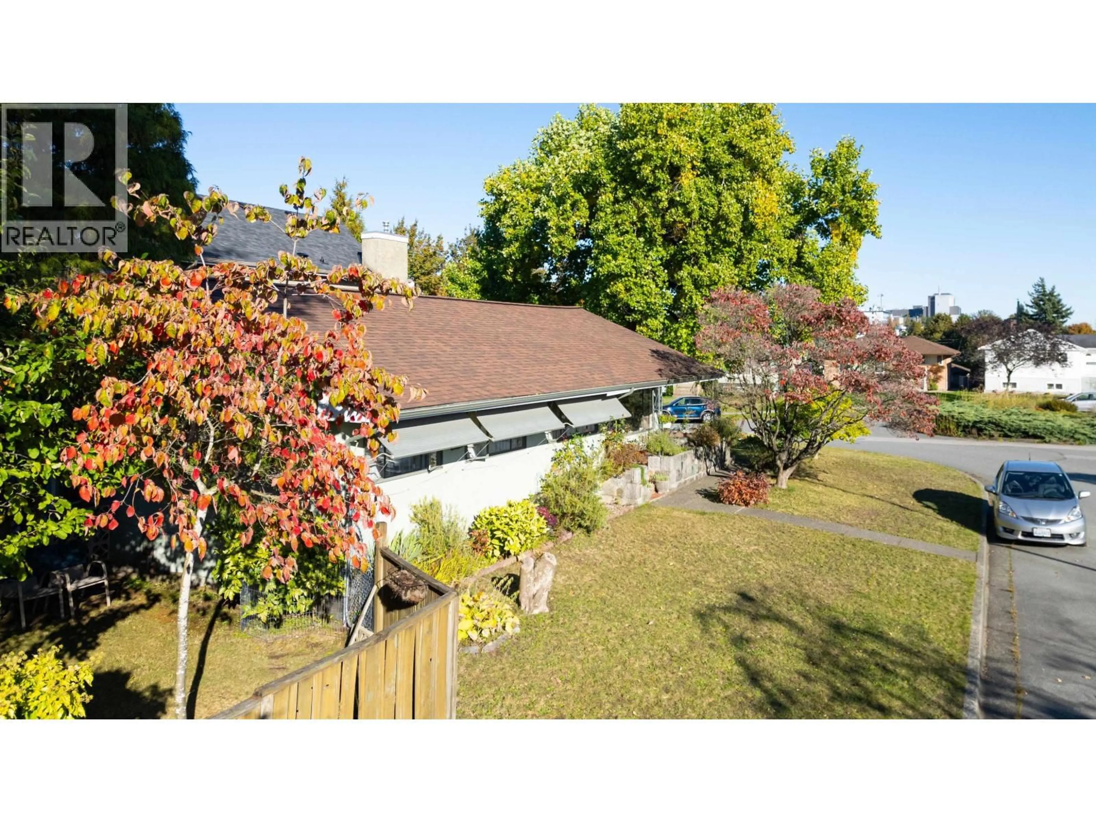 A pic from outside/outdoor area/front of a property/back of a property/a pic from drone, street for 3625 24TH AVENUE, Vancouver British Columbia V5R1G9