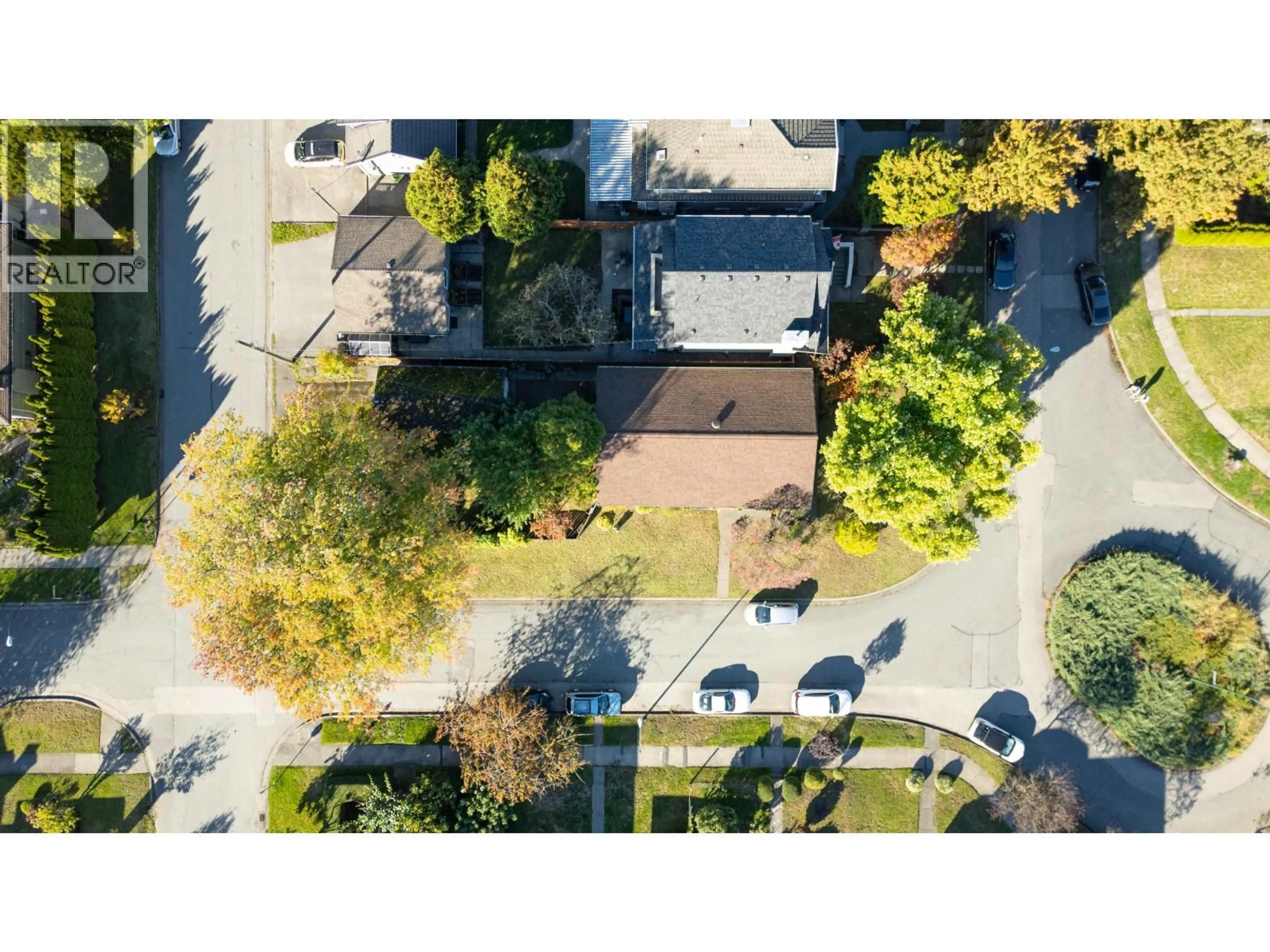 A pic from outside/outdoor area/front of a property/back of a property/a pic from drone, street for 3625 24TH AVENUE, Vancouver British Columbia V5R1G9