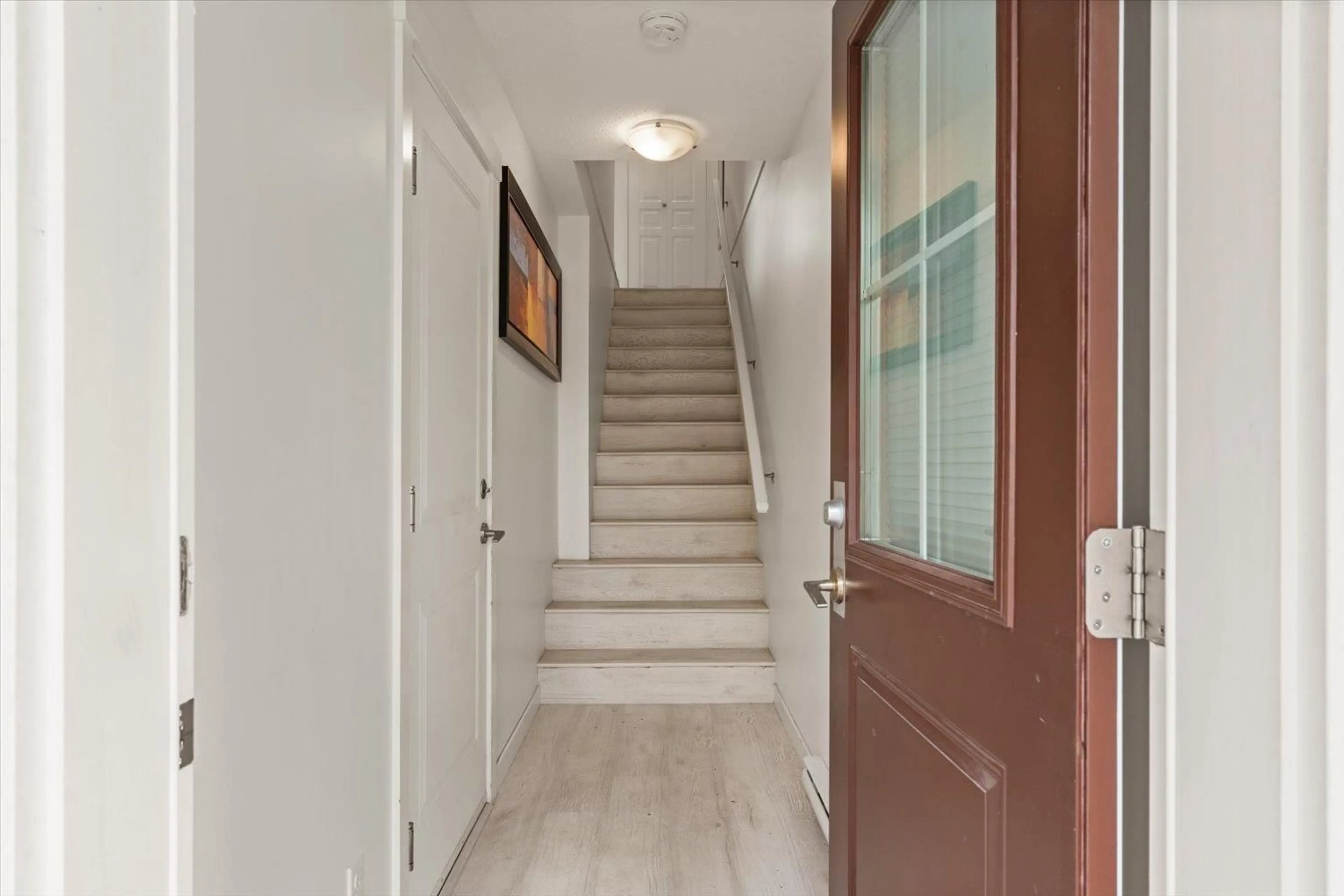 Indoor foyer for 42 - 31032 WESTRIDGE PLACE, Abbotsford British Columbia V2T0C6