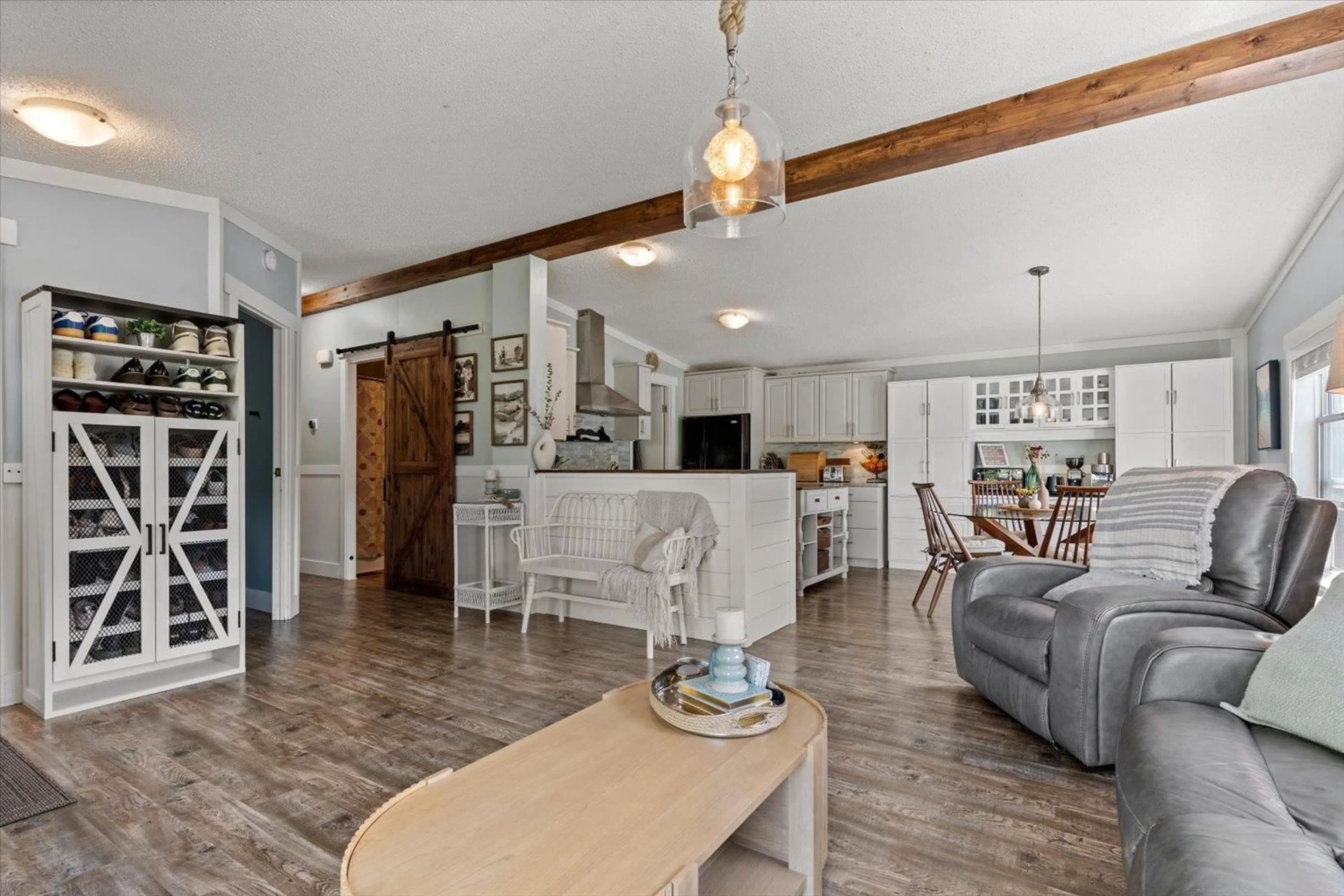 Open concept kitchen, unknown for 41933 KIRK AVENUE, Yarrow British Columbia V2R5E8