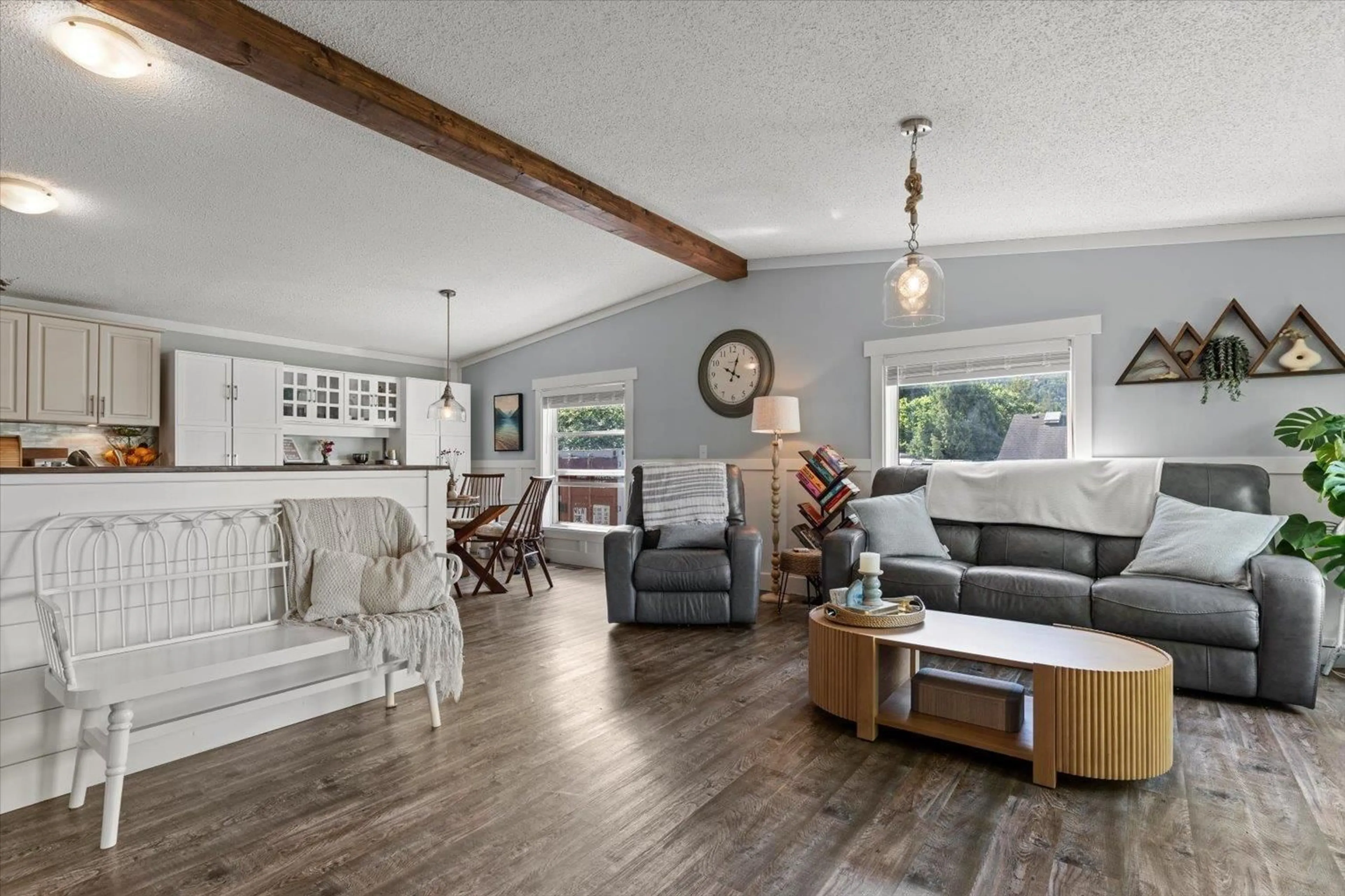 Living room with furniture, wood/laminate floor for 41933 KIRK AVENUE, Yarrow British Columbia V2R5E8