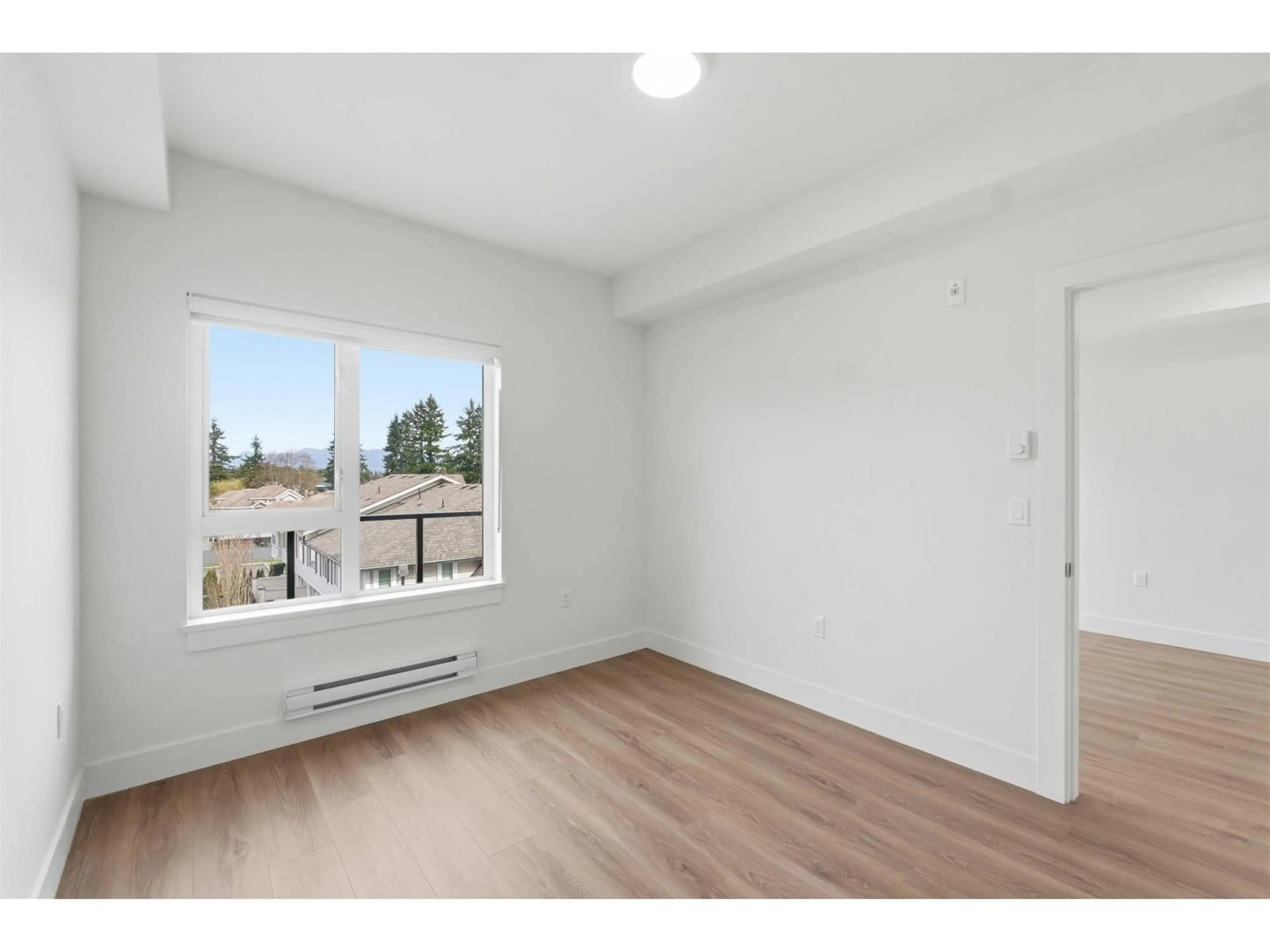 A pic of a room for 414 - 15739 FRASER HIGHWAY, Surrey British Columbia V4N1G9