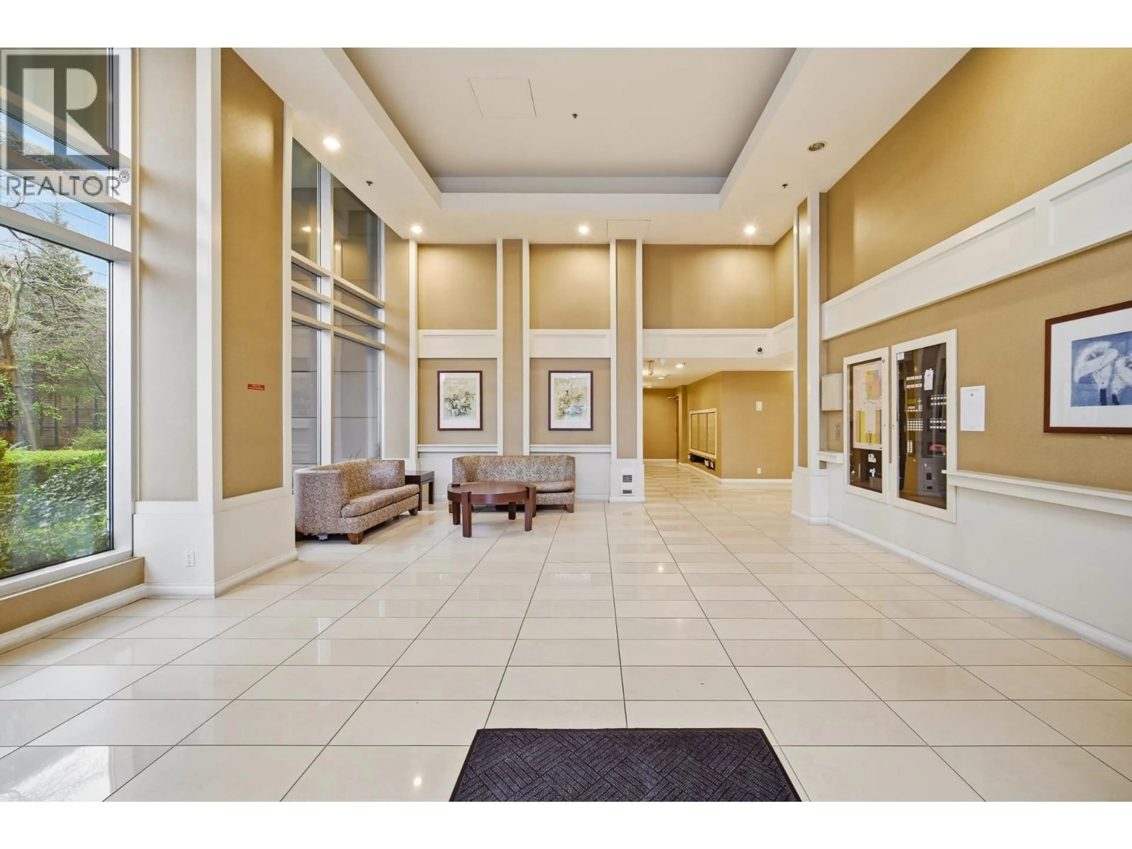 Indoor foyer for 303 - 6331 BUSWELL STREET, Richmond British Columbia V6Y4H2