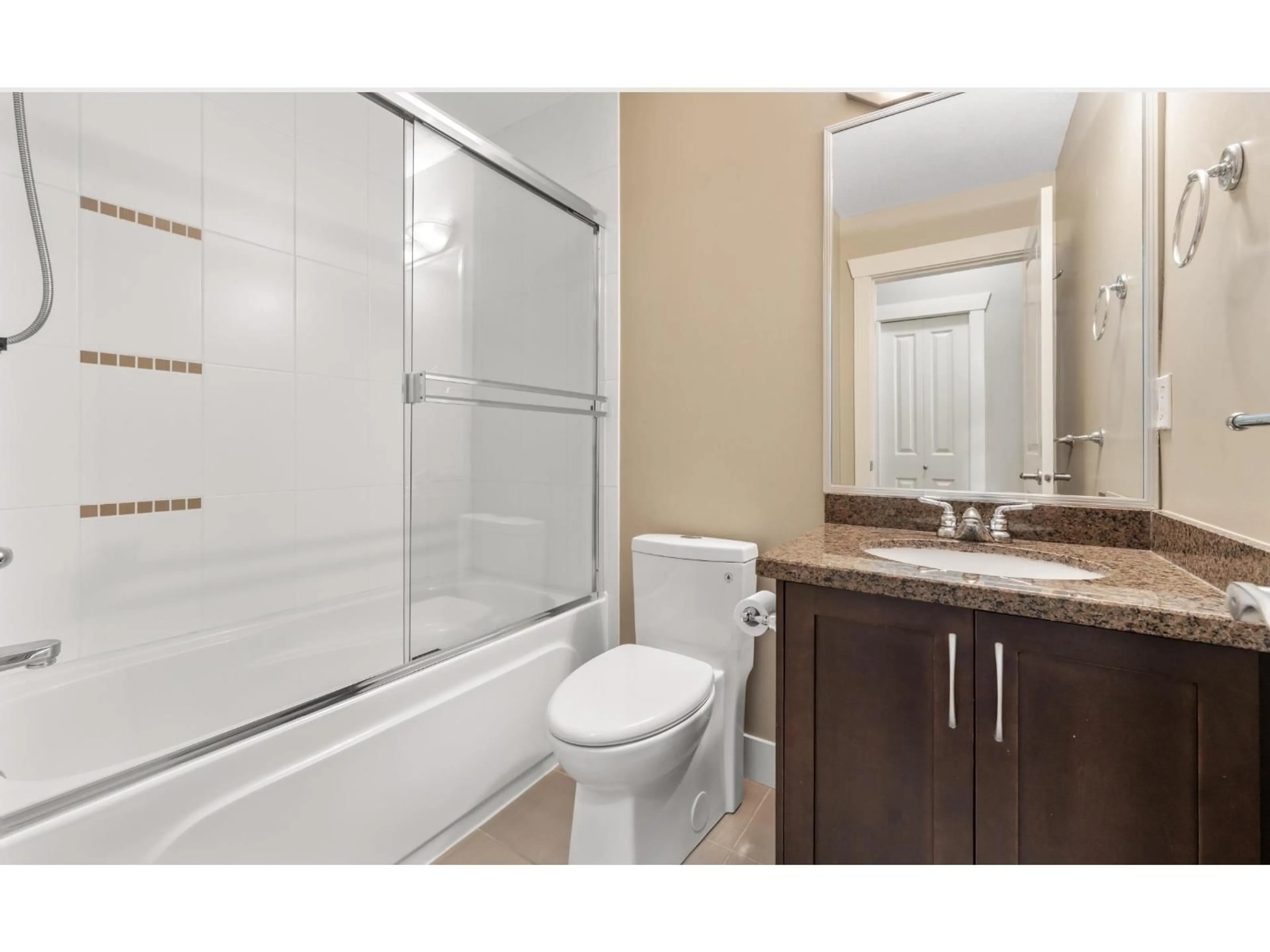 Standard bathroom, ceramic/tile floor for 210 - 15368 17A AVENUE, Surrey British Columbia V4A1V3