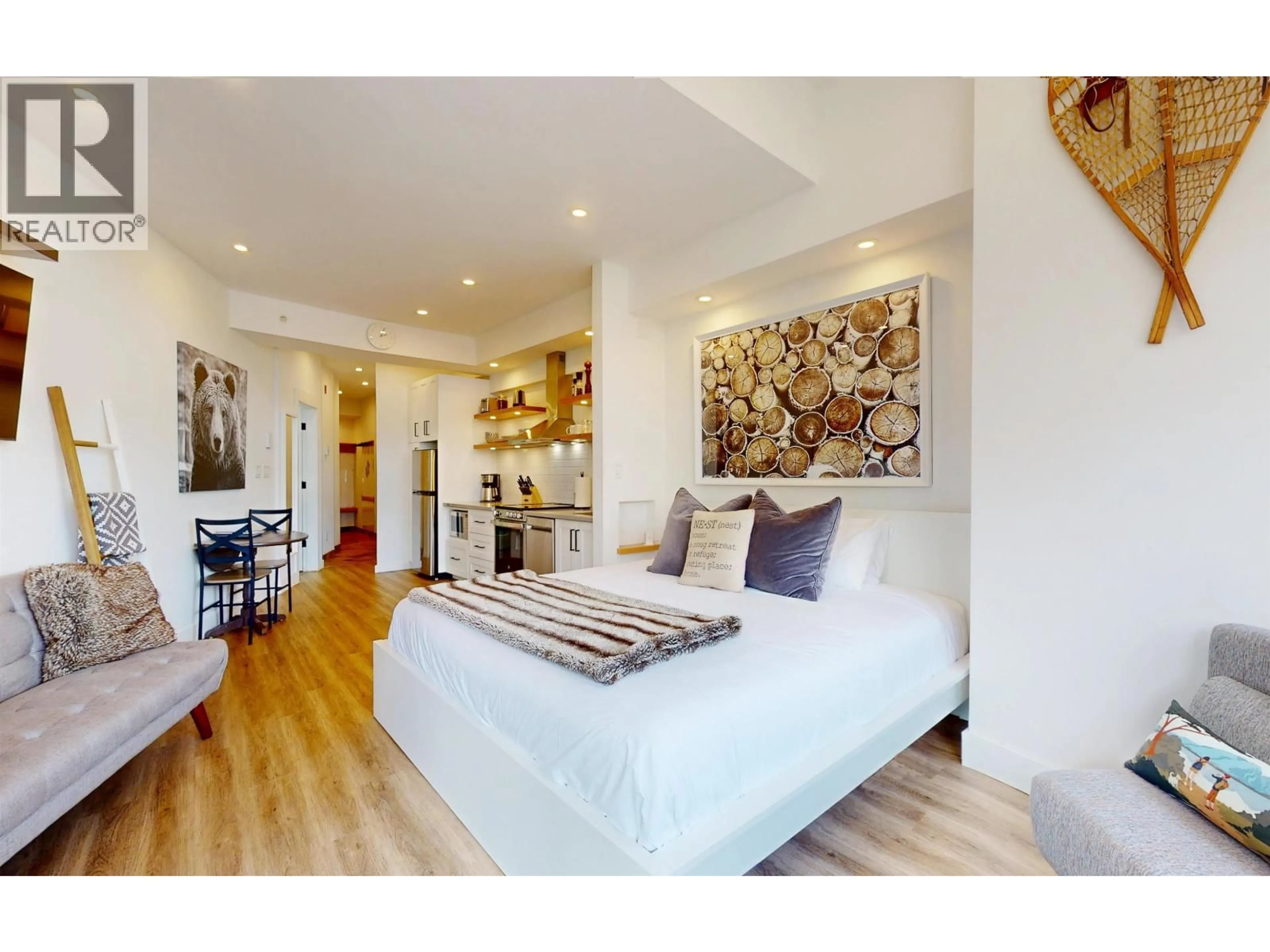 A pic of a room for 320 - 4368 MAIN STREET, Whistler British Columbia V8E1B6
