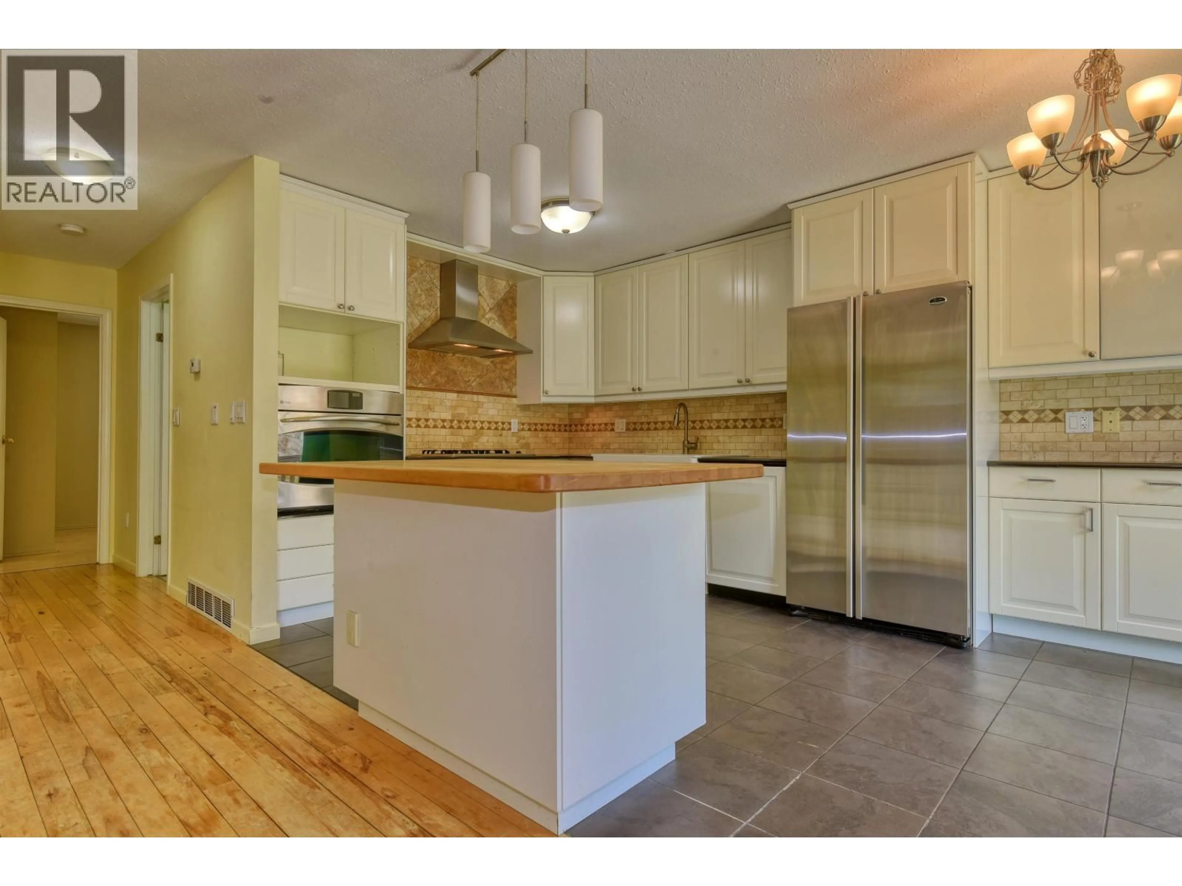 Open concept kitchen, ceramic/tile floor for B - 390 FIRST AVENUE, Williams Lake British Columbia V2G1Z2
