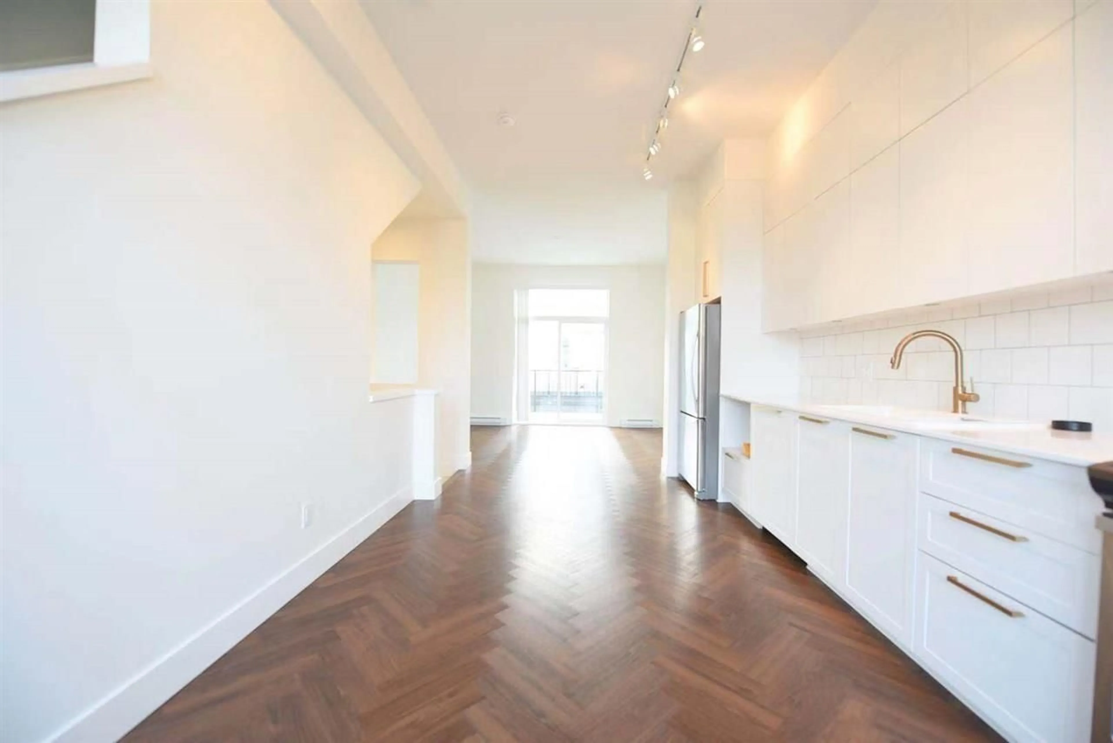 A pic of a room for 14 - 15938 27 AVENUE, Surrey British Columbia V3Z0T2