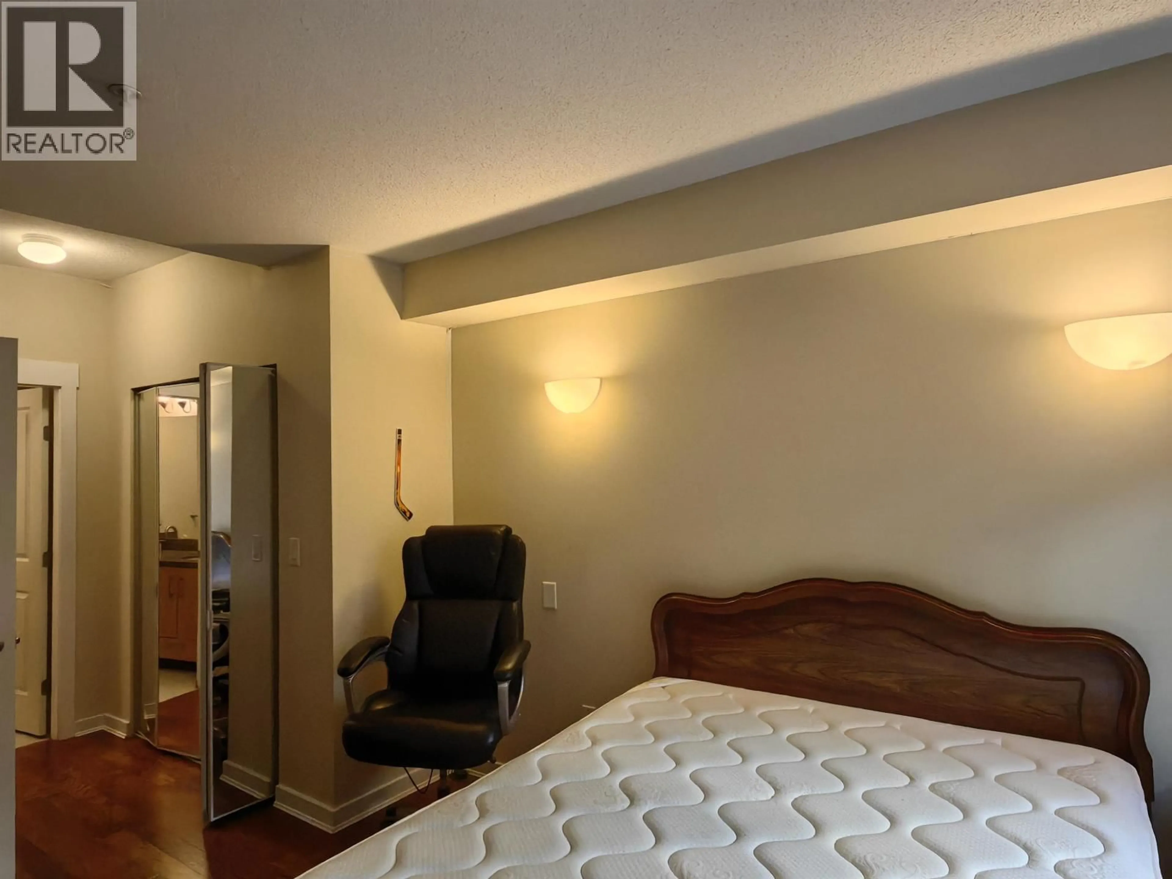 A pic of a room for 2547 EAST MALL, Vancouver British Columbia V6T2K8