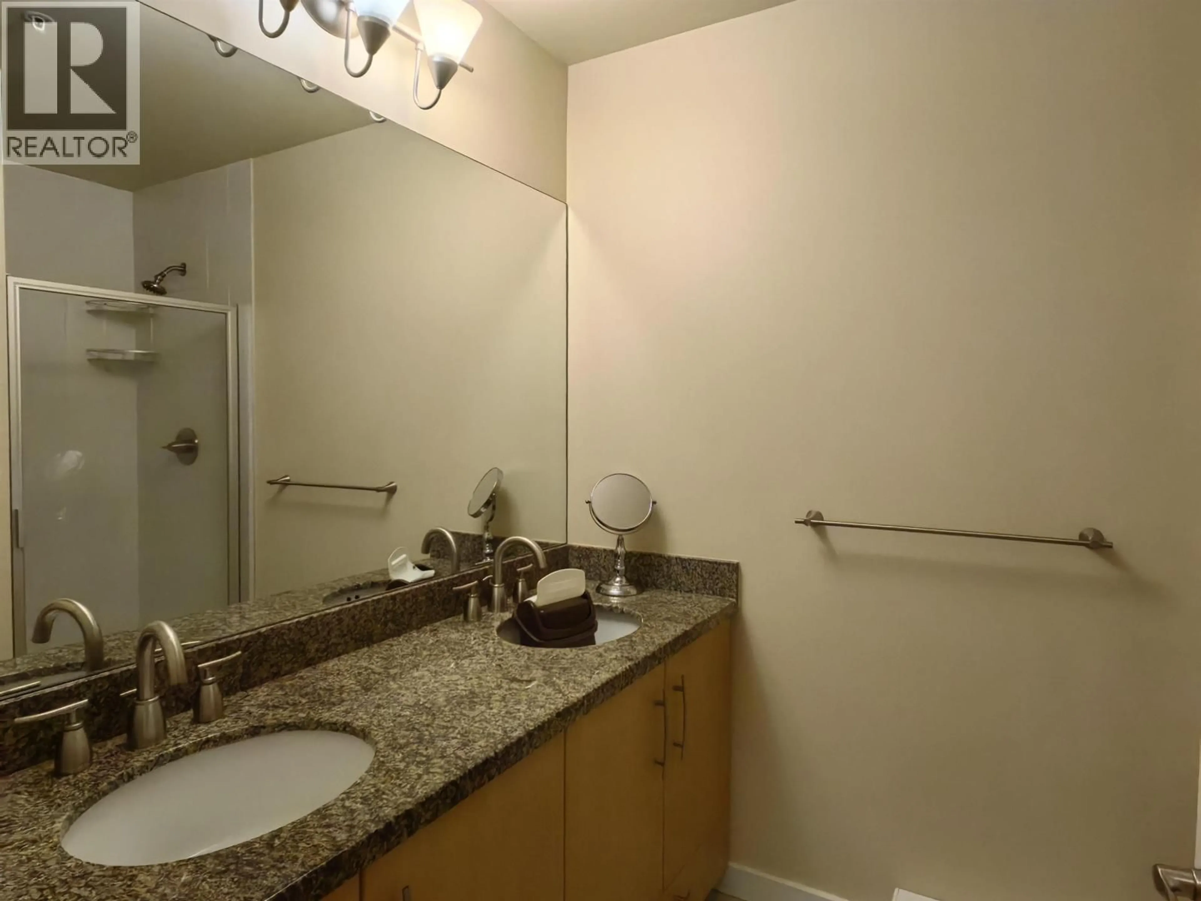 Standard bathroom, unknown for 2547 EAST MALL, Vancouver British Columbia V6T2K8