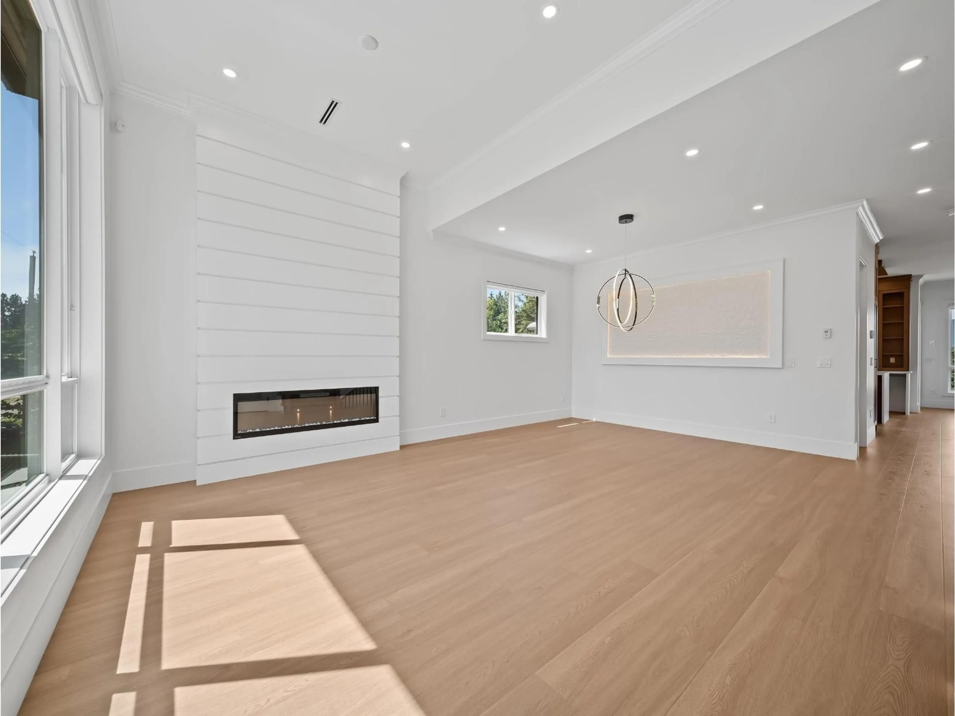 Unknown for 13851 114 AVENUE, Surrey British Columbia V3R2L8