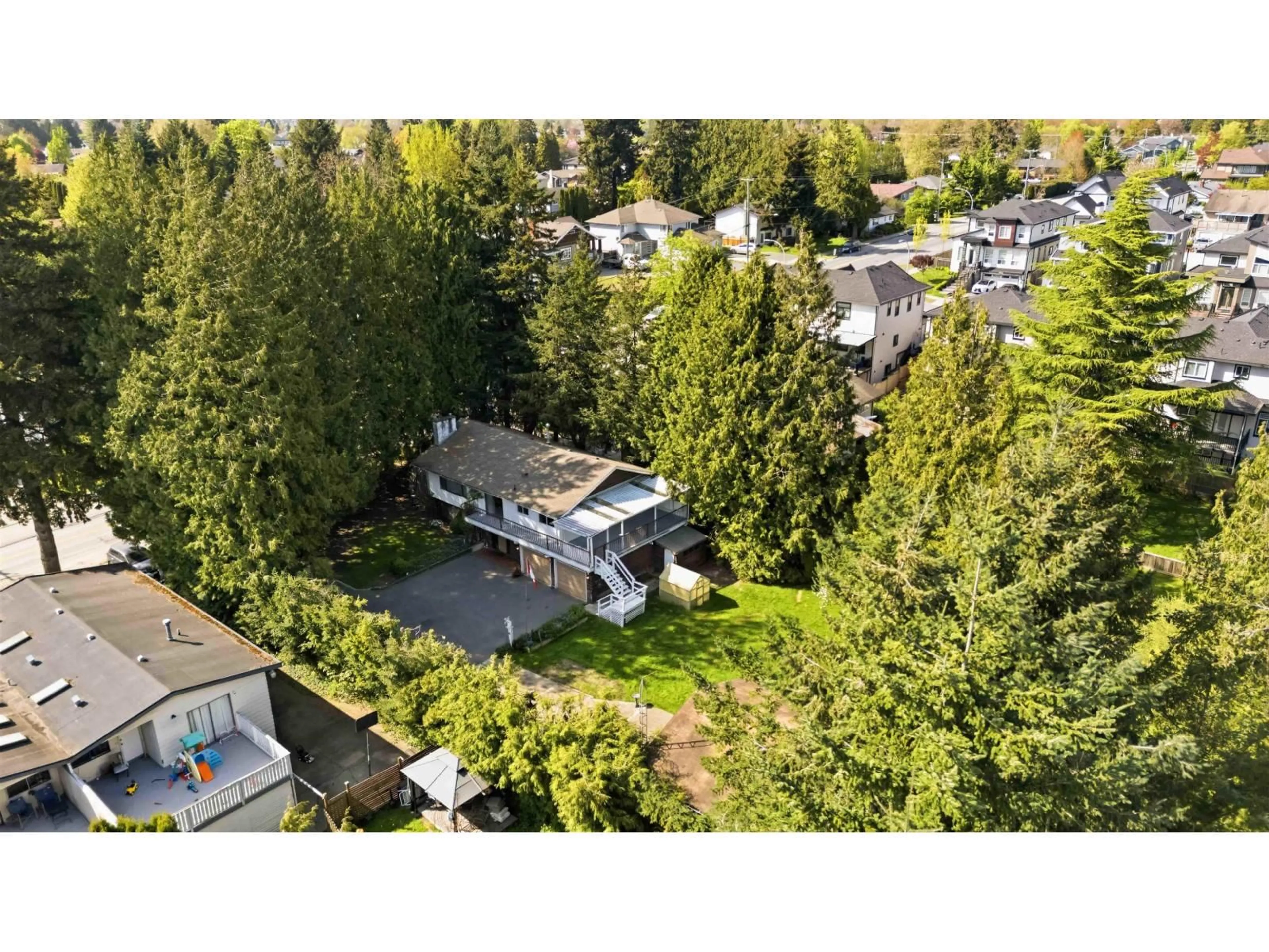 A pic from outside/outdoor area/front of a property/back of a property/a pic from drone, unknown for 5860 172 STREET, Surrey British Columbia V3S3Z6