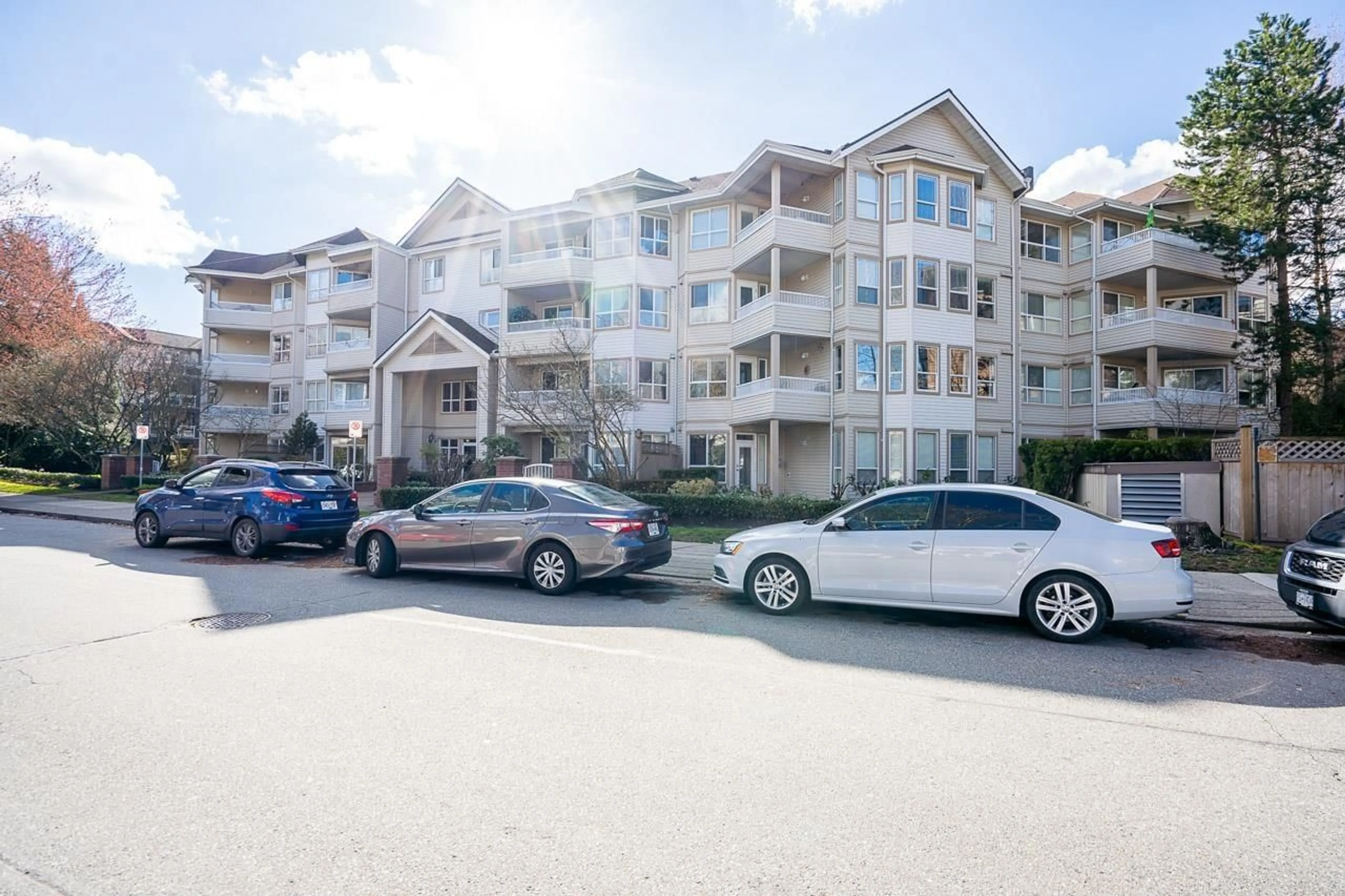 Unknown for 406 - 8139 121A STREET, Surrey British Columbia V3W0Z2
