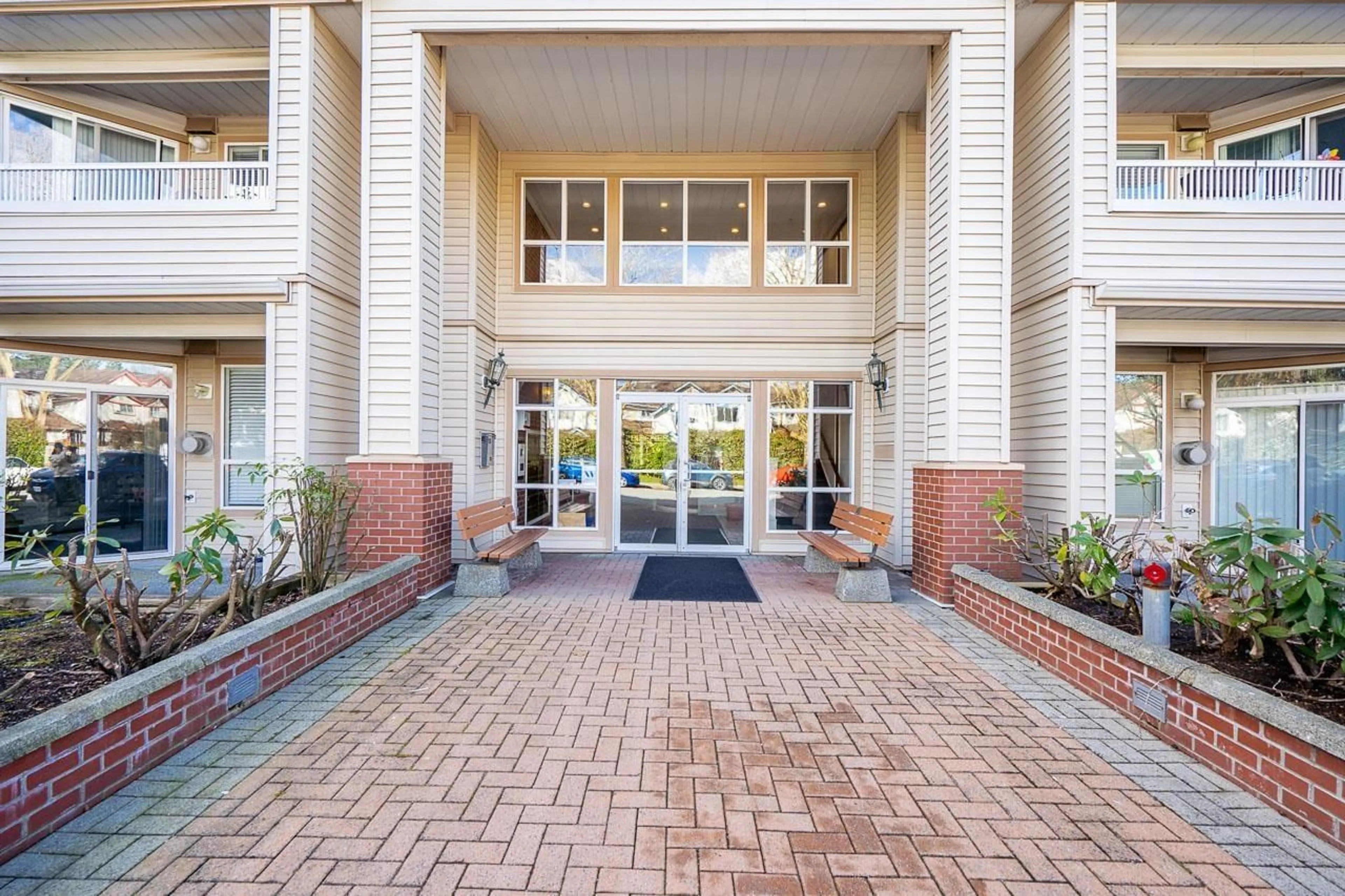Unknown for 406 - 8139 121A STREET, Surrey British Columbia V3W0Z2