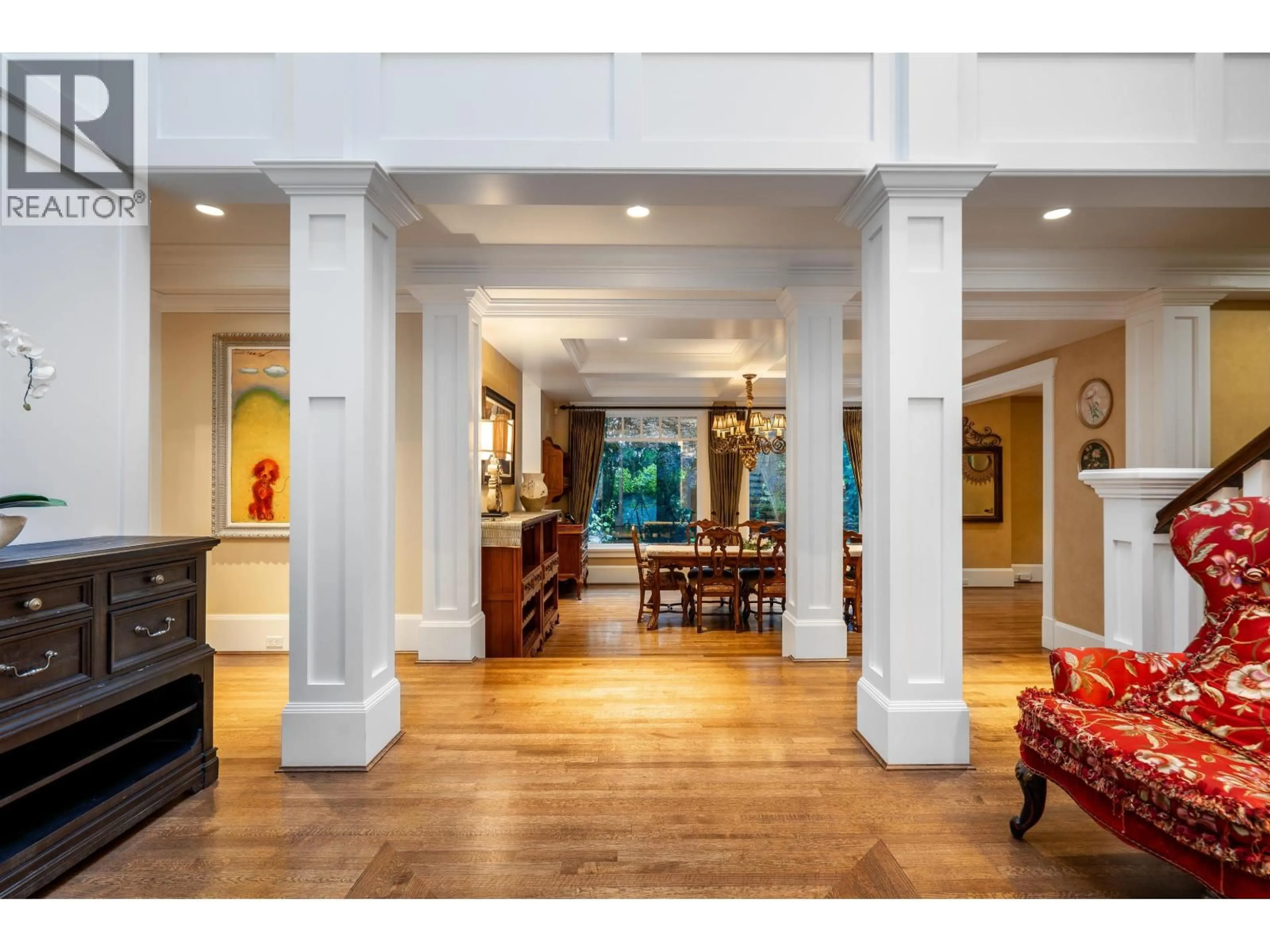 Indoor foyer for 2060 GISBY STREET, West Vancouver British Columbia V7V4N3
