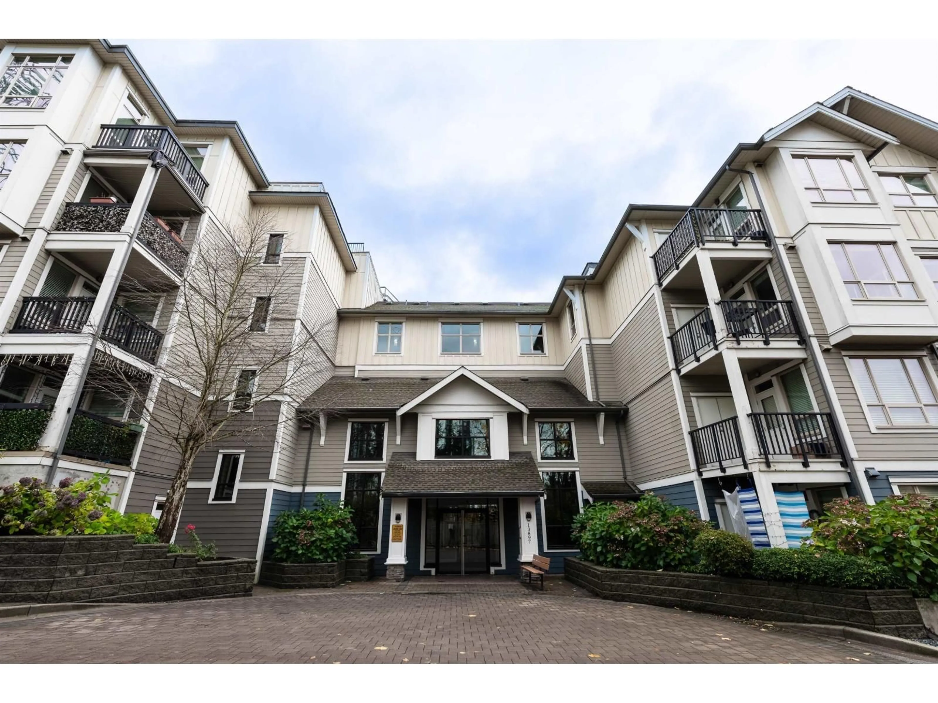 Unknown for 13897 FRASER HIGHWAY, Surrey British Columbia V3T4E6