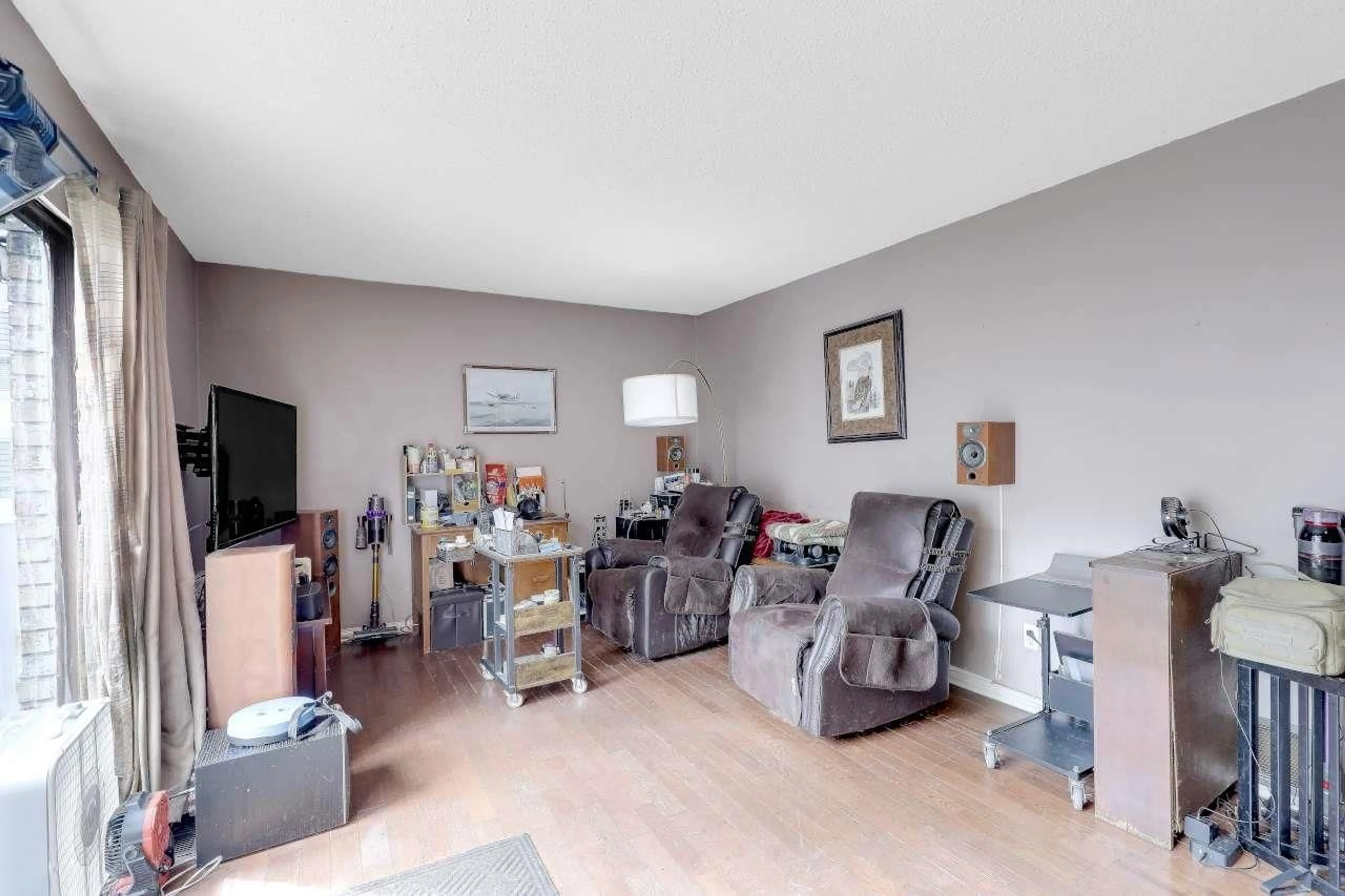 A pic of a room for 70 - 10806 152ND STREET, Surrey British Columbia V3R4H2