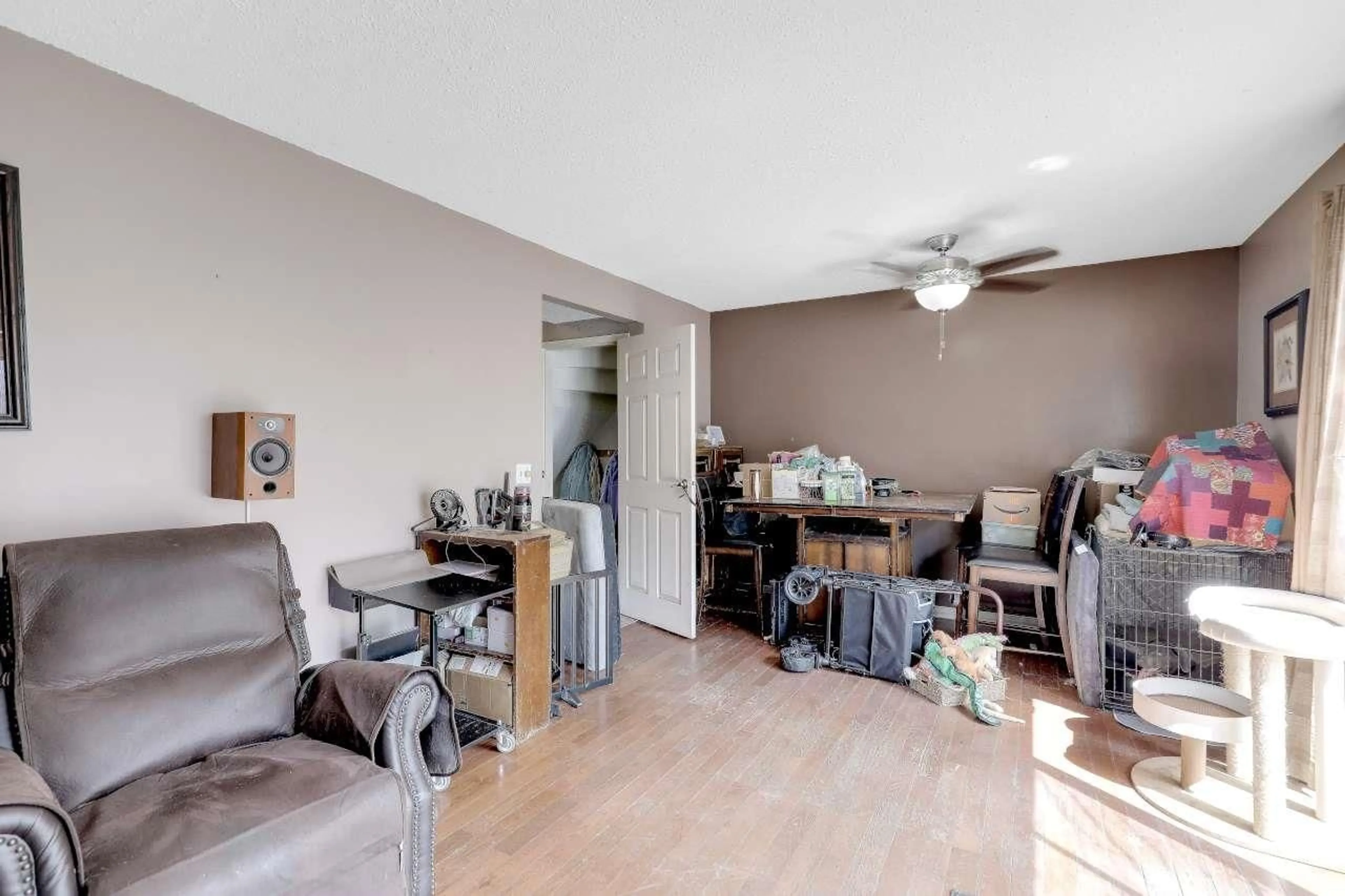 Living room with furniture, unknown for 70 - 10806 152ND STREET, Surrey British Columbia V3R4H2
