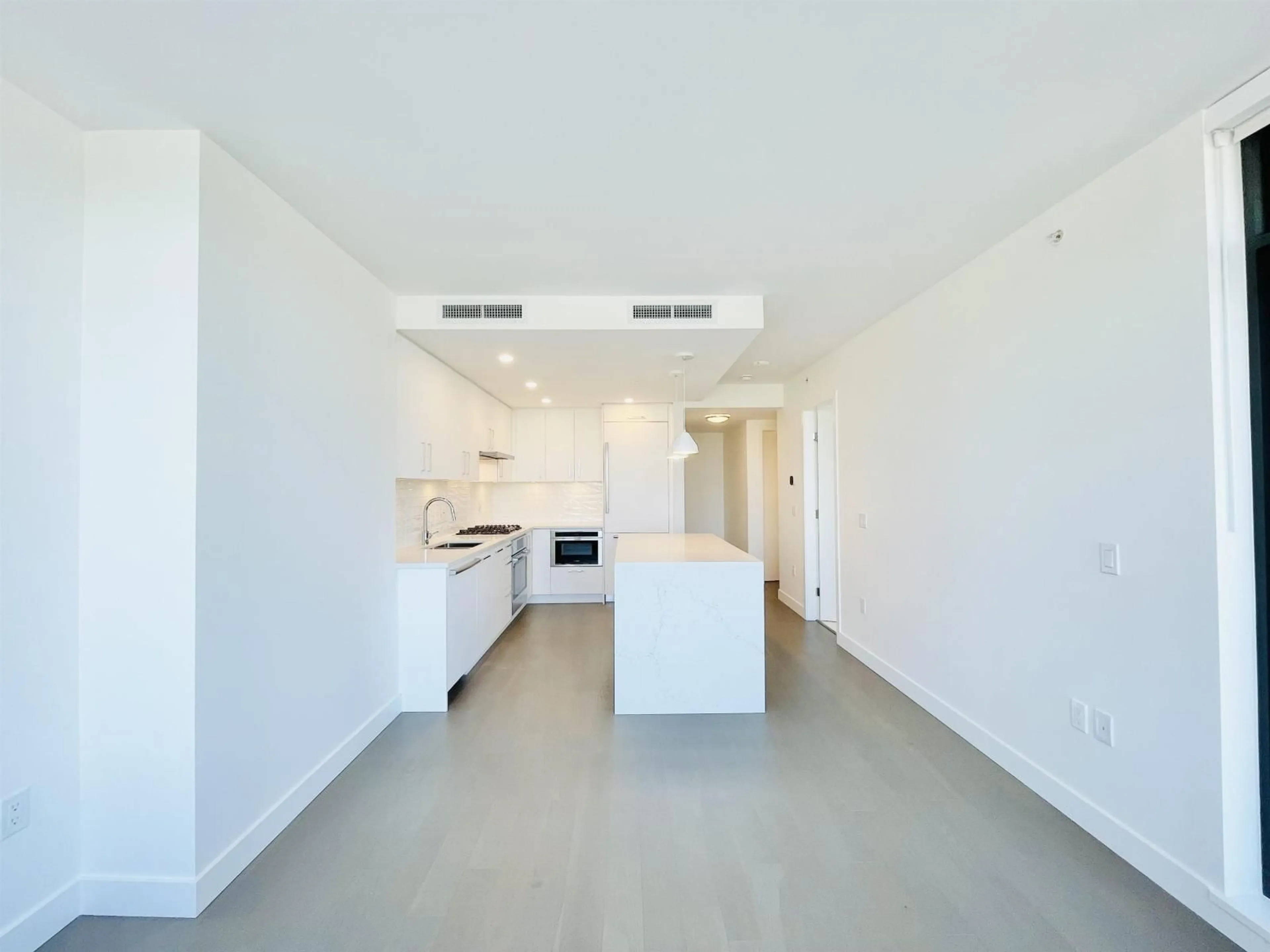 Unknown for 303 - 1588 JOHNSTON ROAD, White Rock British Columbia V4B0C5