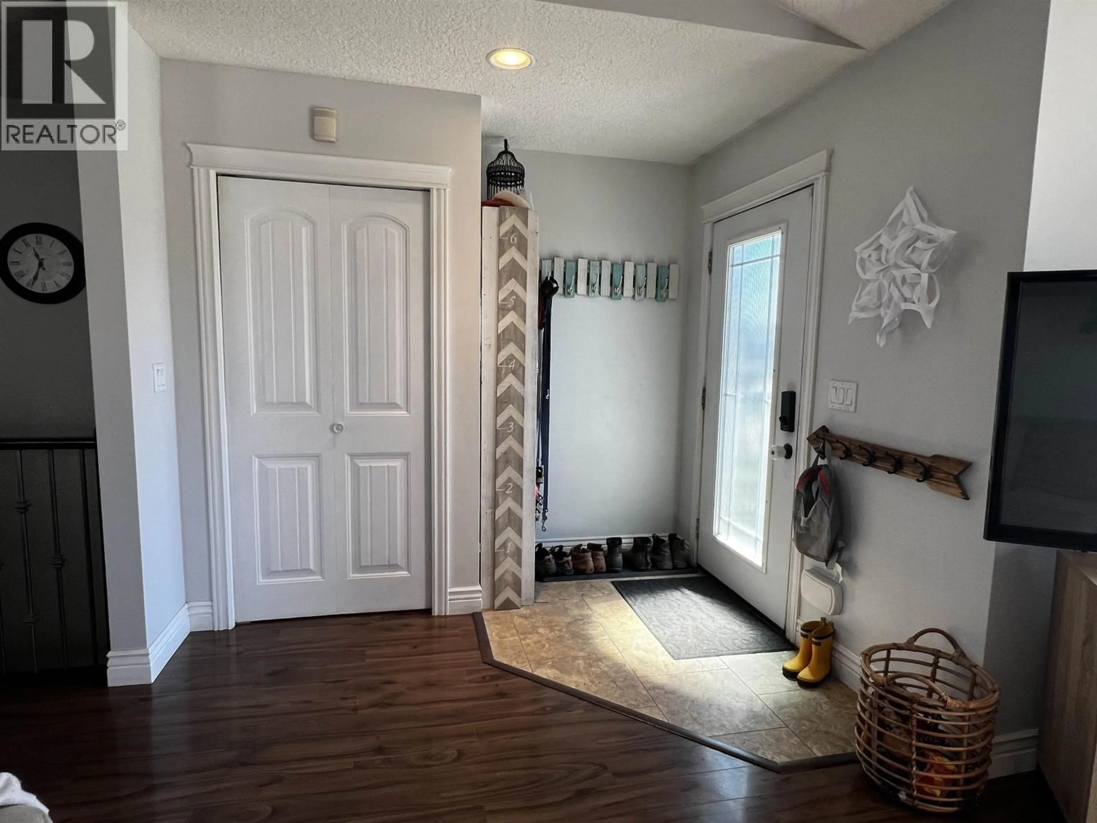 Indoor entryway for 9712 118 AVENUE, Fort St. John British Columbia V1J0E9