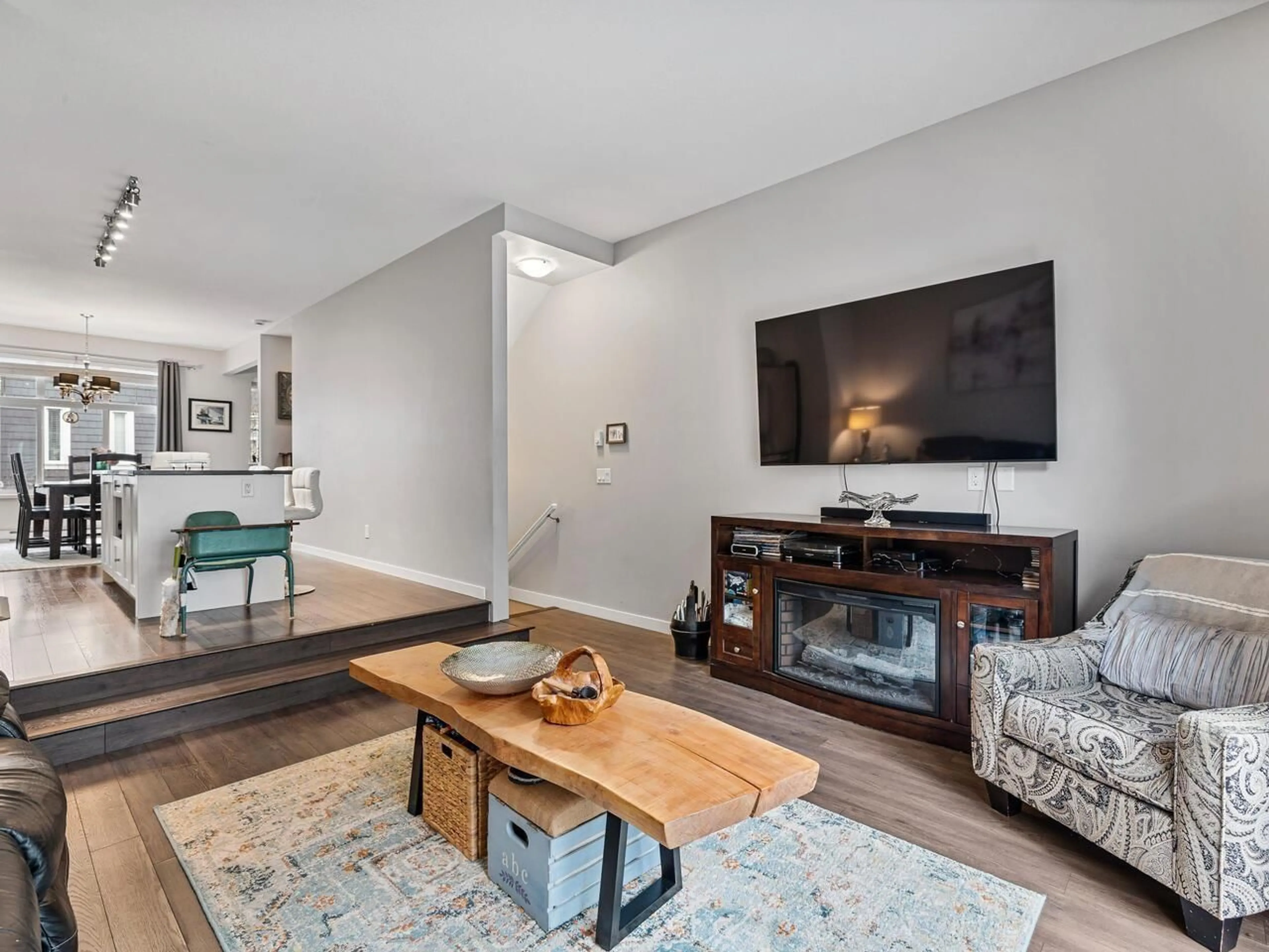 Living room with furniture, unknown for 16 - 277 171 STREET, Surrey British Columbia V3Z9P4